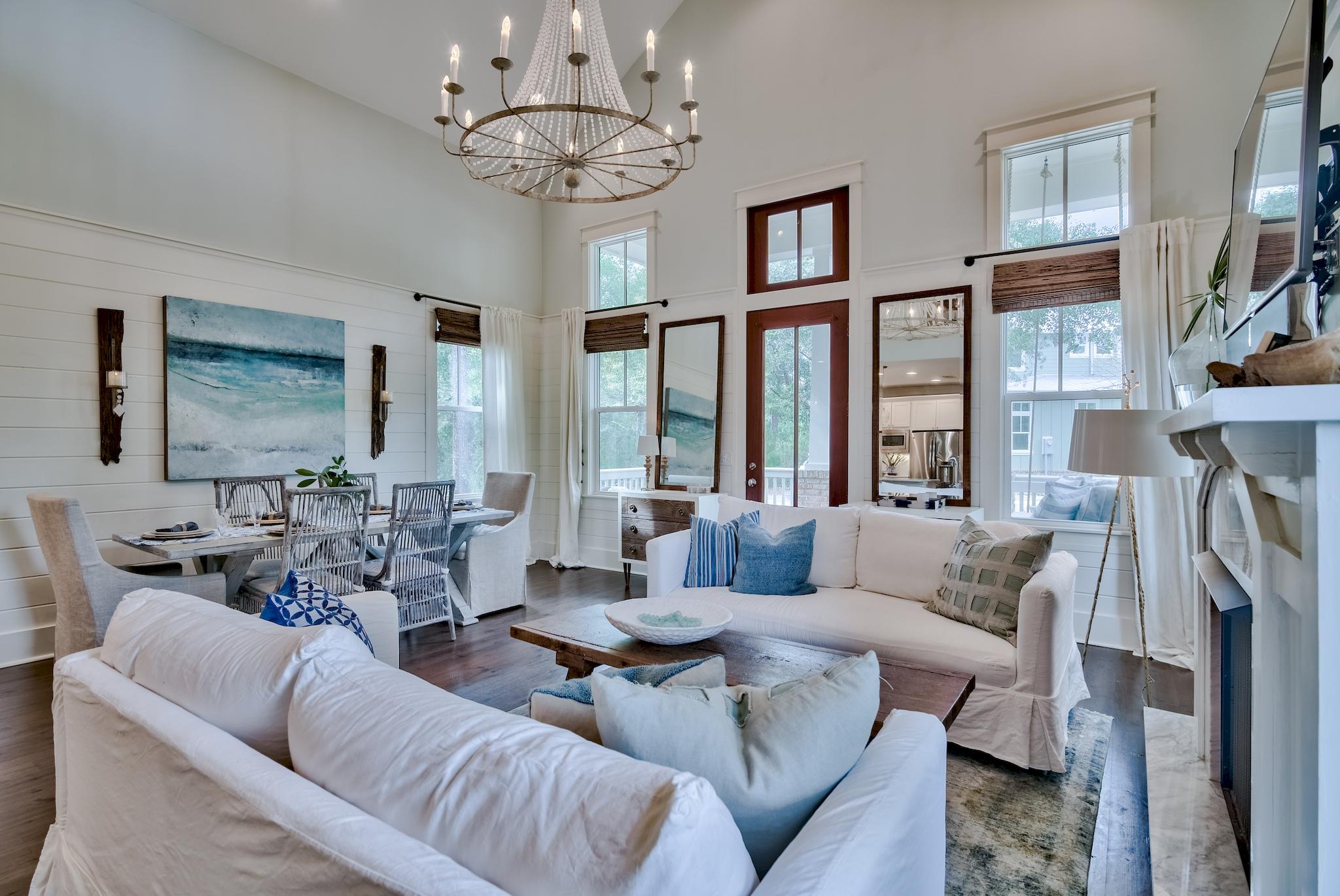 FOREST LAKES - Residential