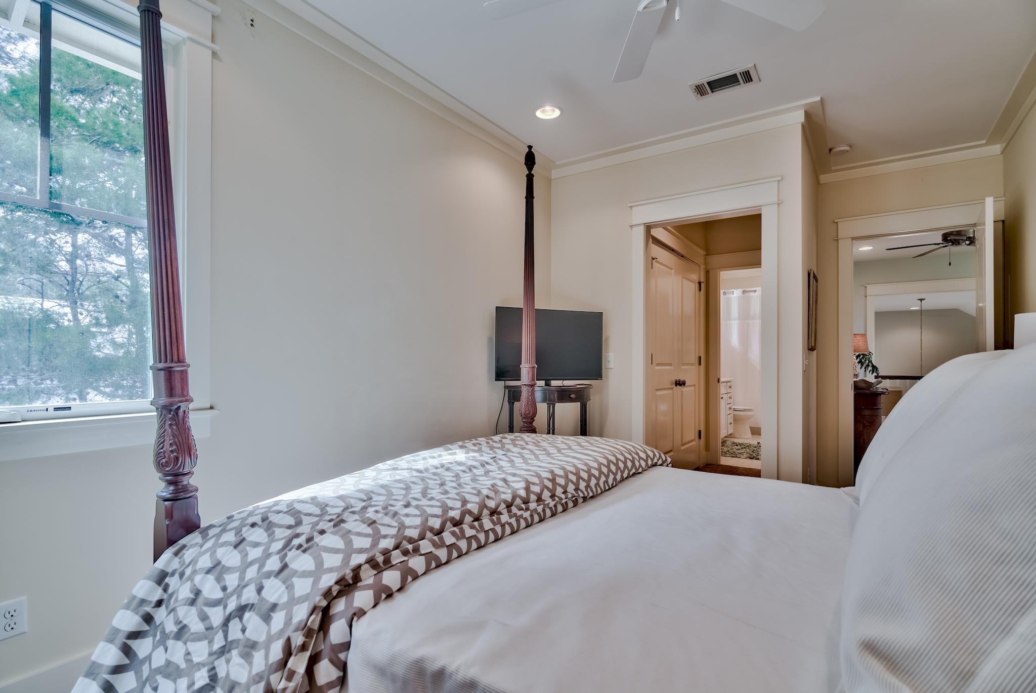 FOREST LAKES - Residential