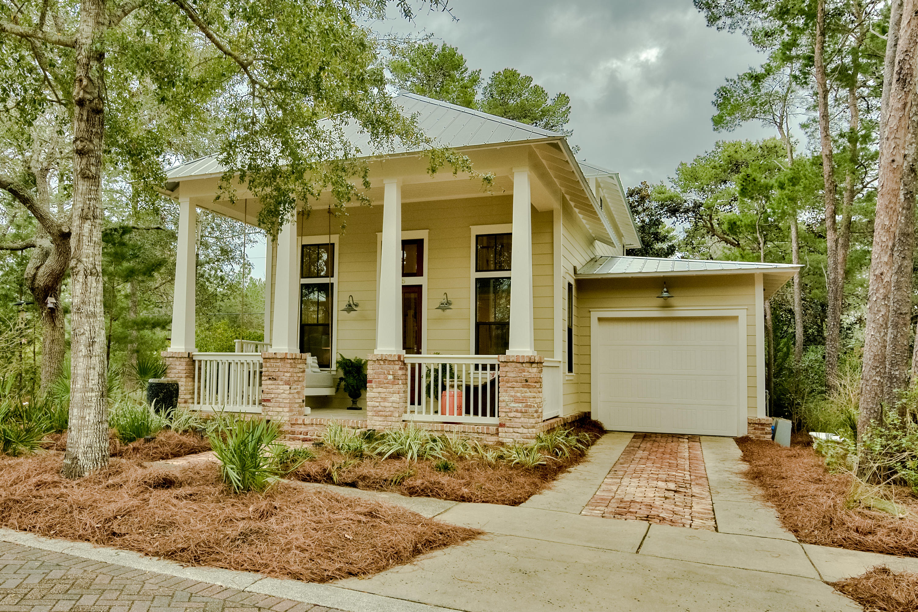 FOREST LAKES - Residential