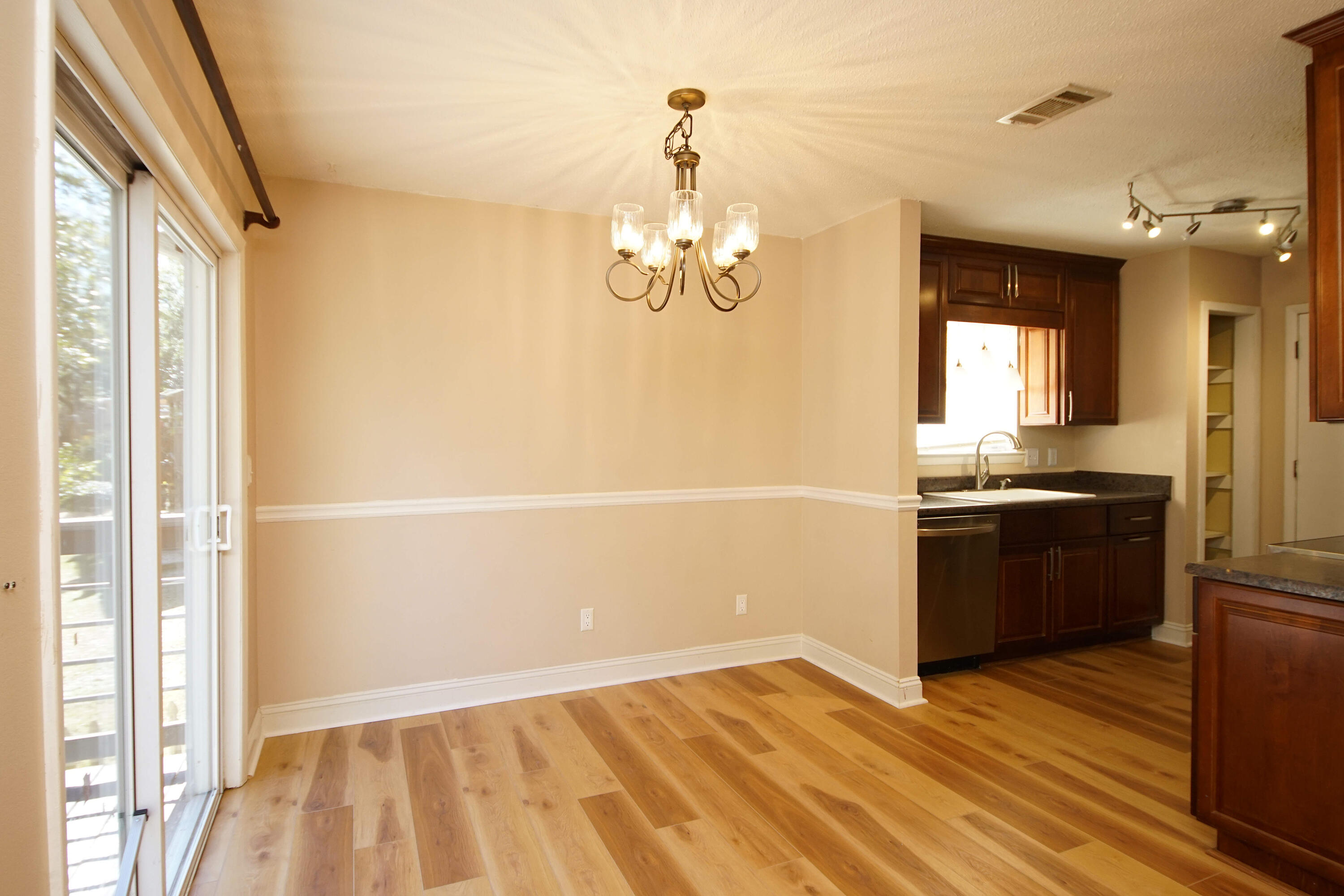 CREEKSIDE - Residential Lease