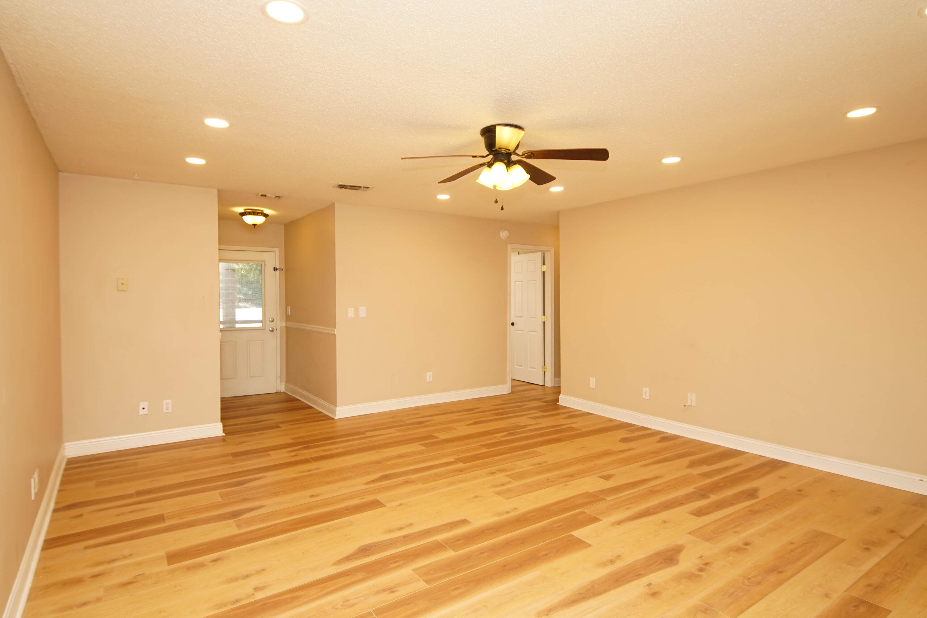 CREEKSIDE - Residential Lease