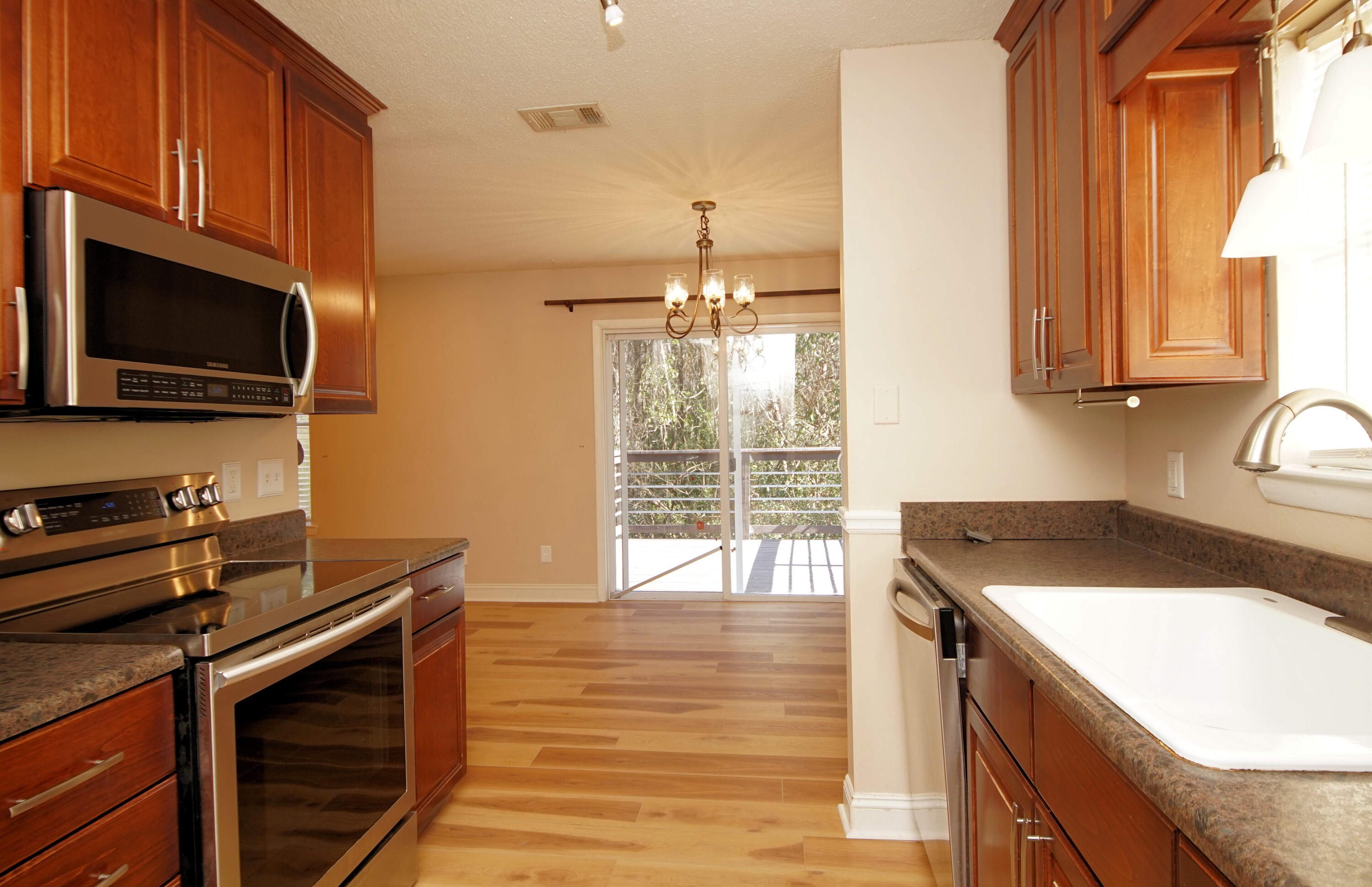 CREEKSIDE - Residential Lease