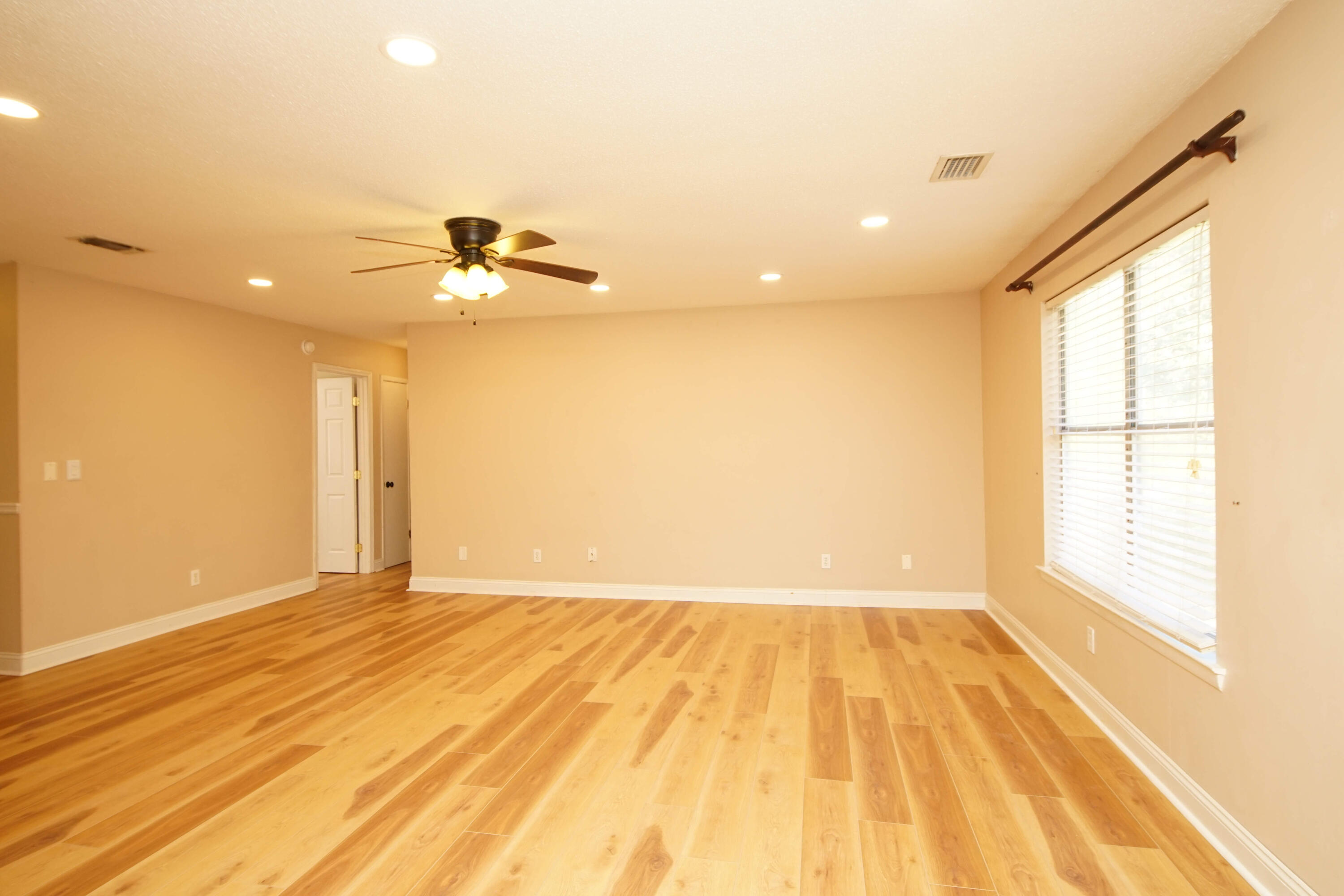 CREEKSIDE - Residential Lease