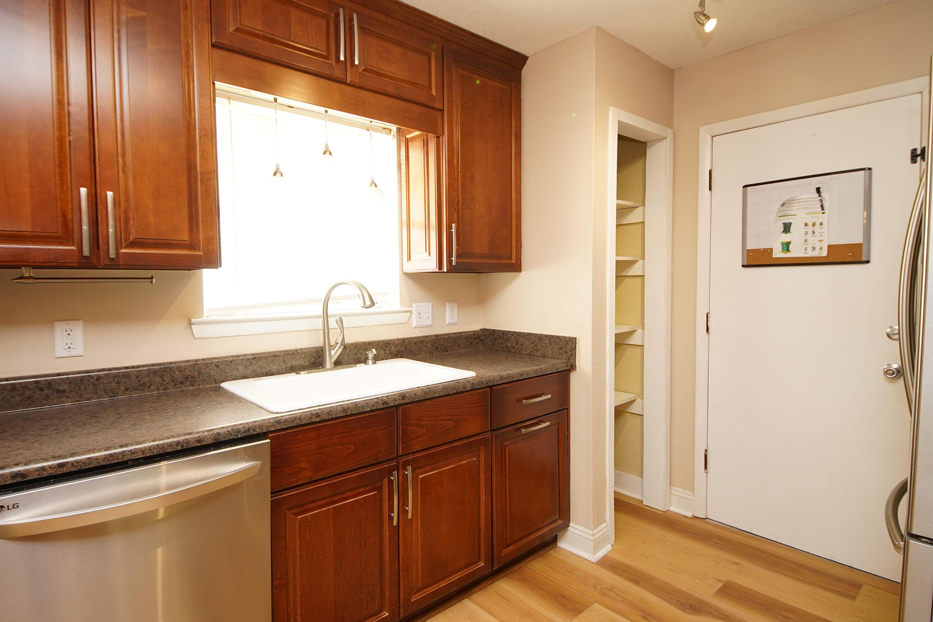 CREEKSIDE - Residential Lease