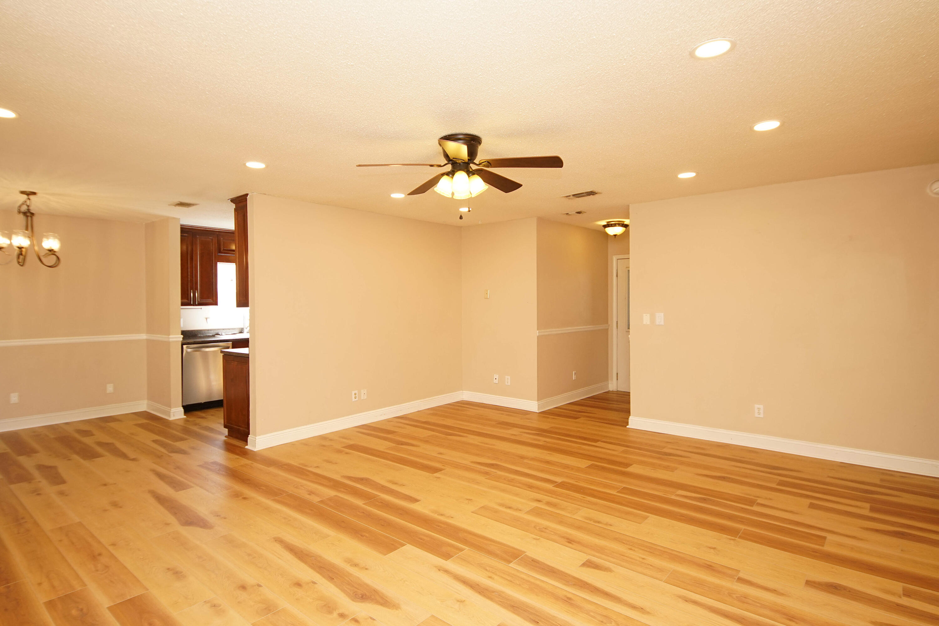 CREEKSIDE - Residential Lease