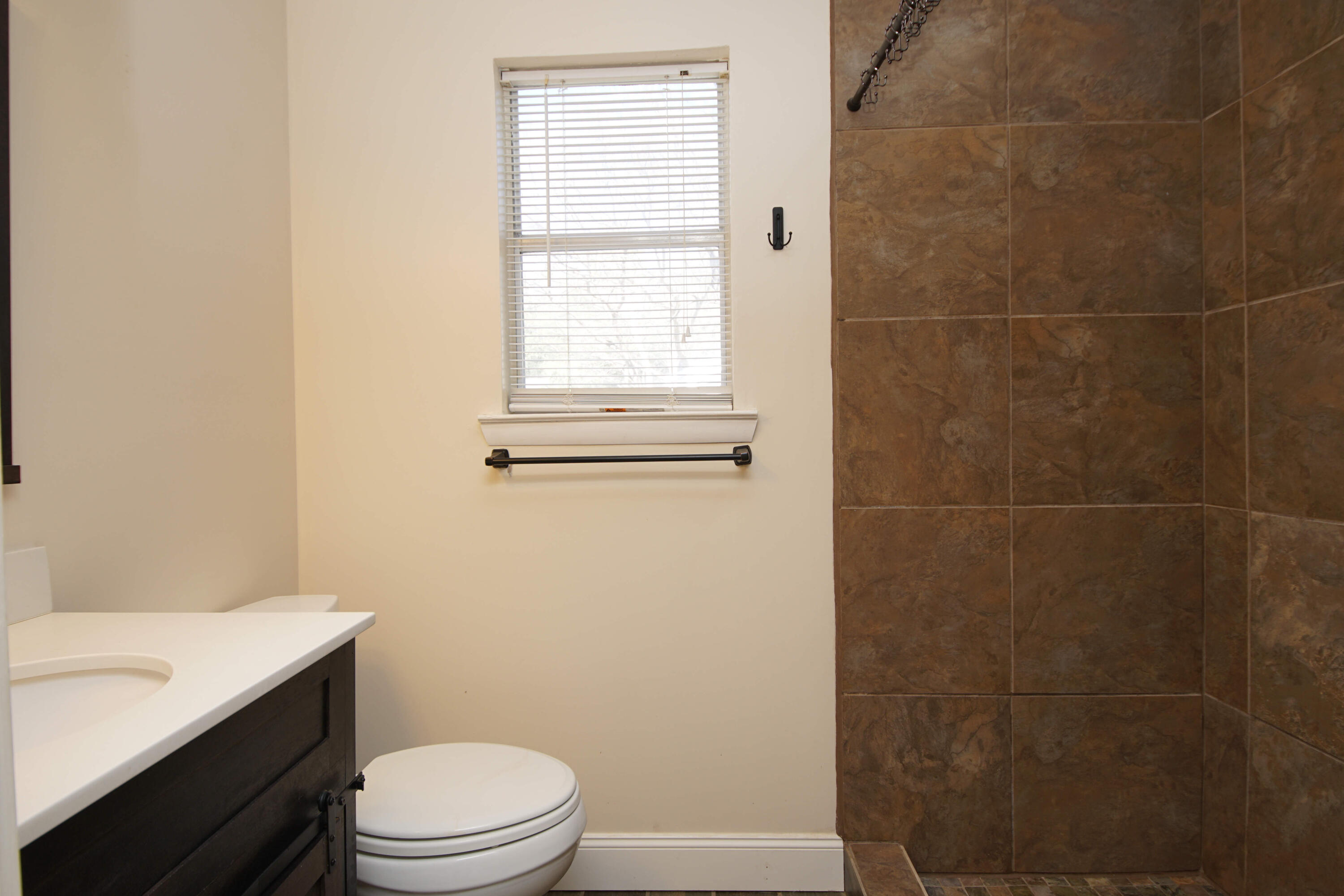 CREEKSIDE - Residential Lease