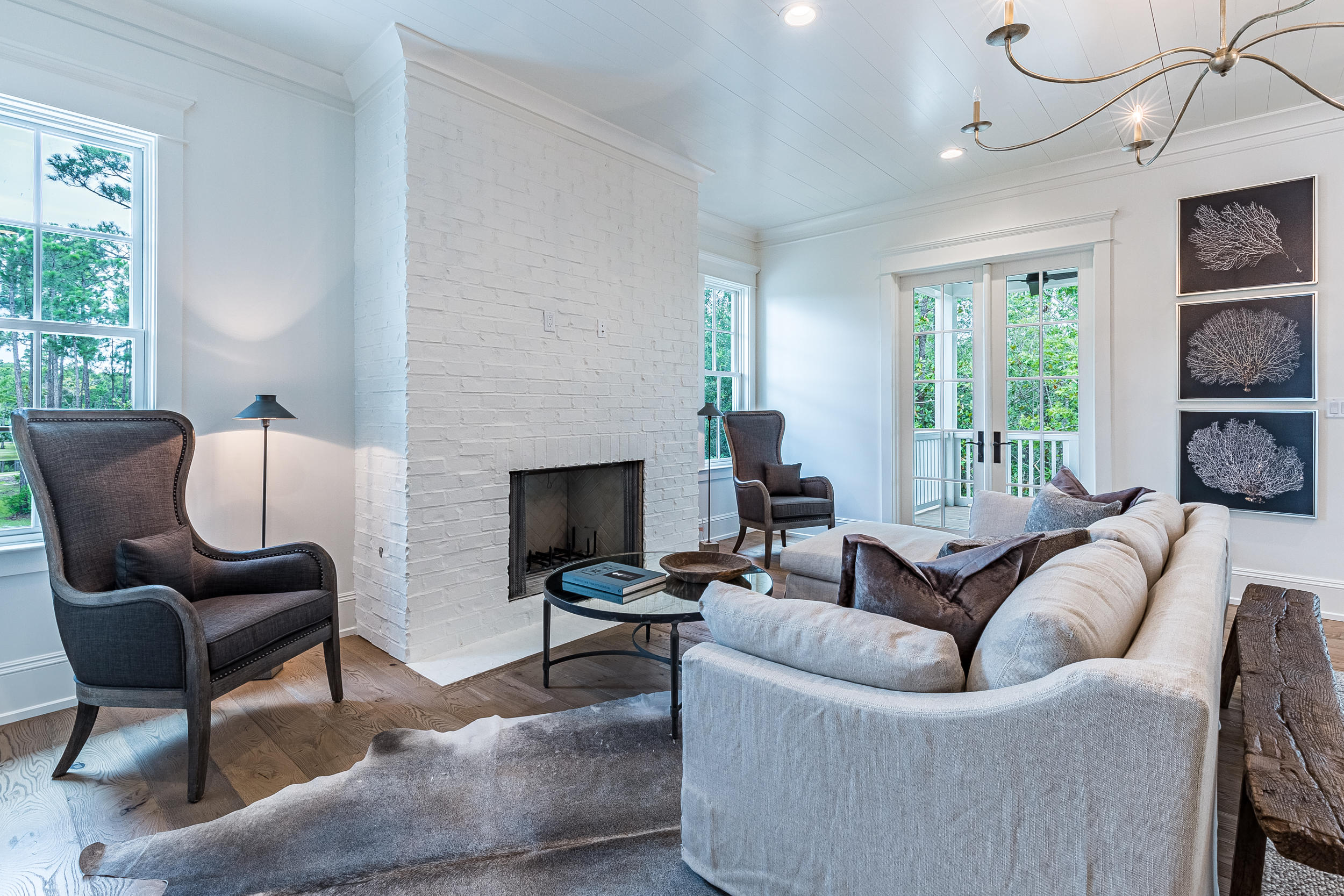 CHURCHILL OAKS - Residential