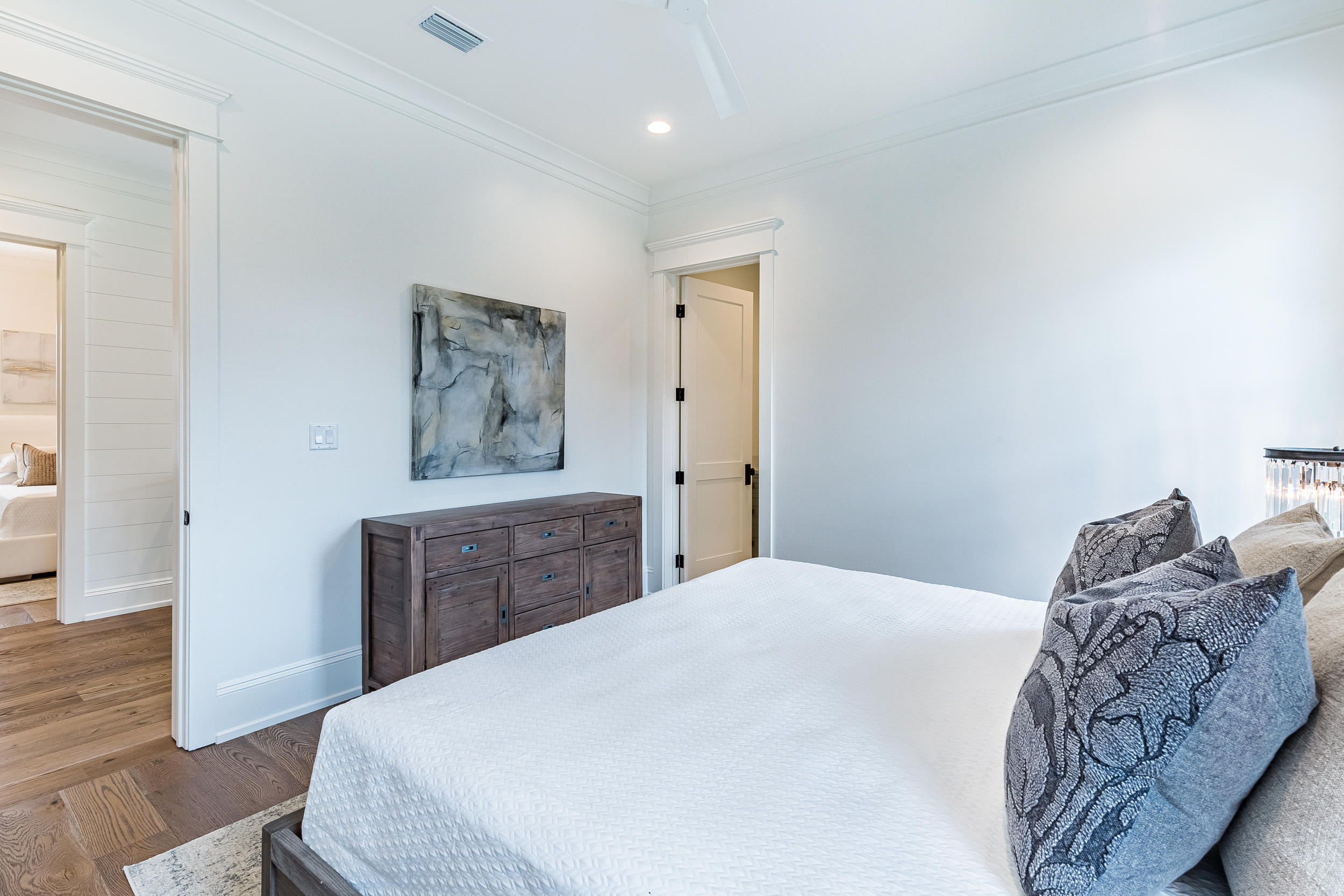 CHURCHILL OAKS - Residential