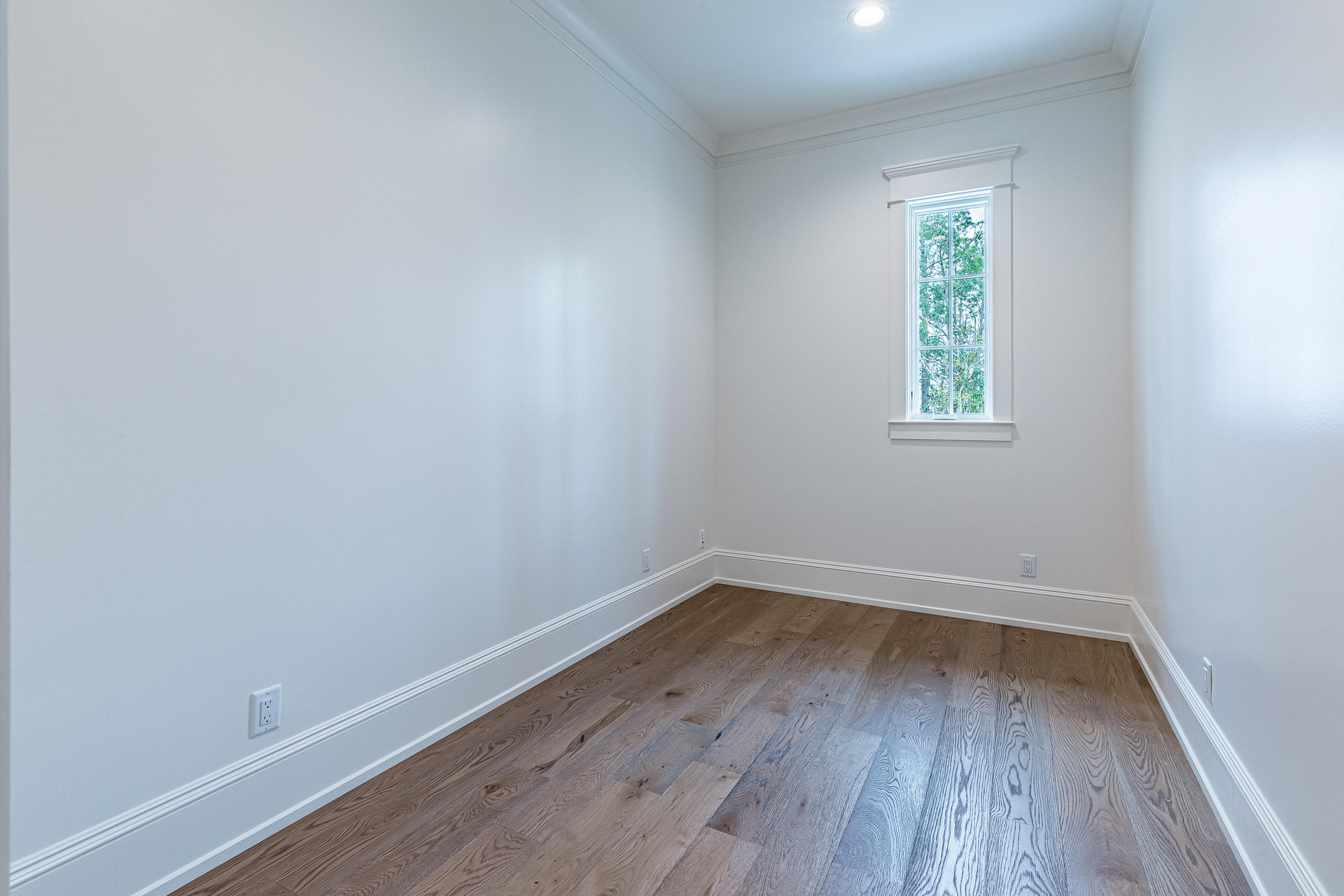 CHURCHILL OAKS - Residential