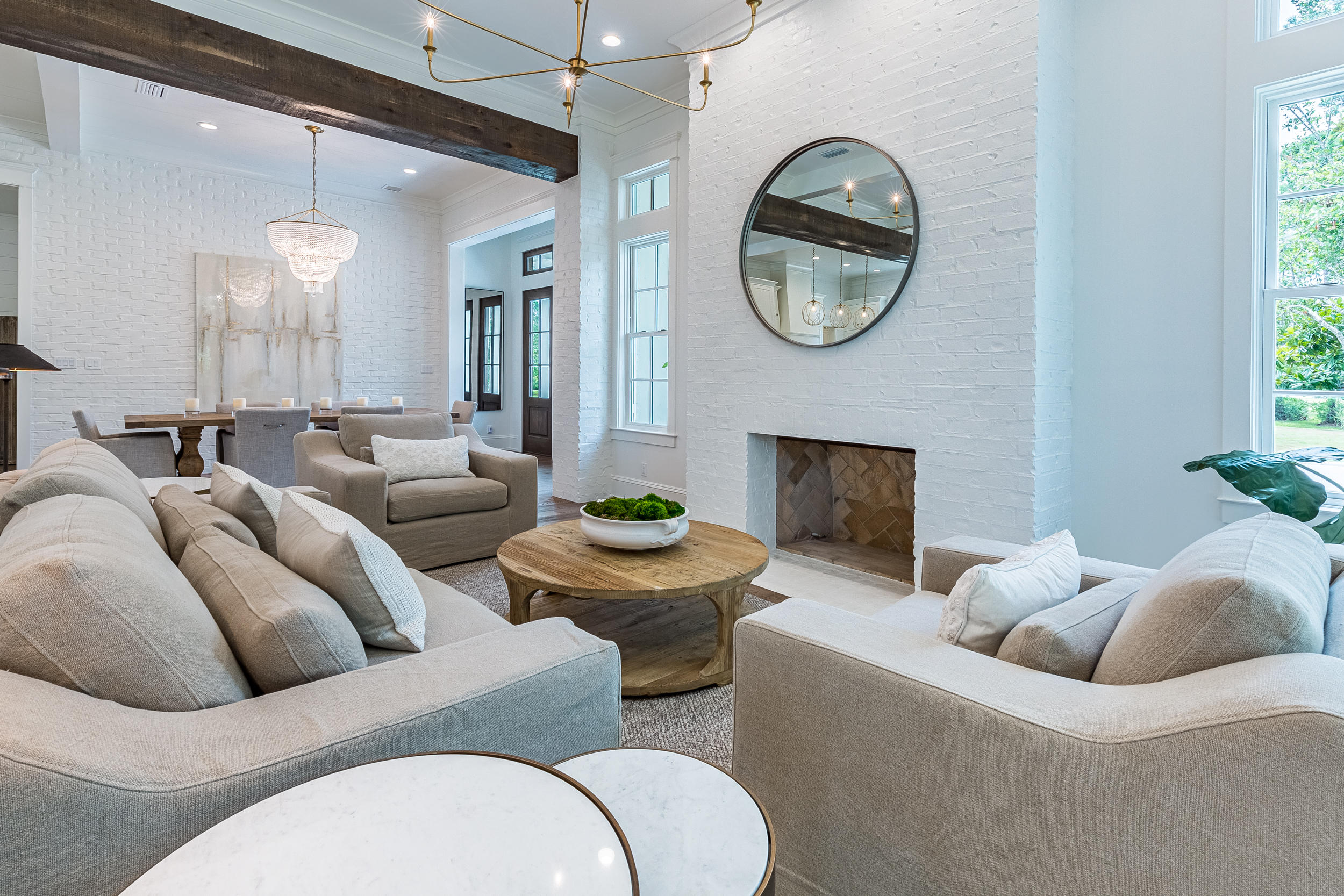 CHURCHILL OAKS - Residential