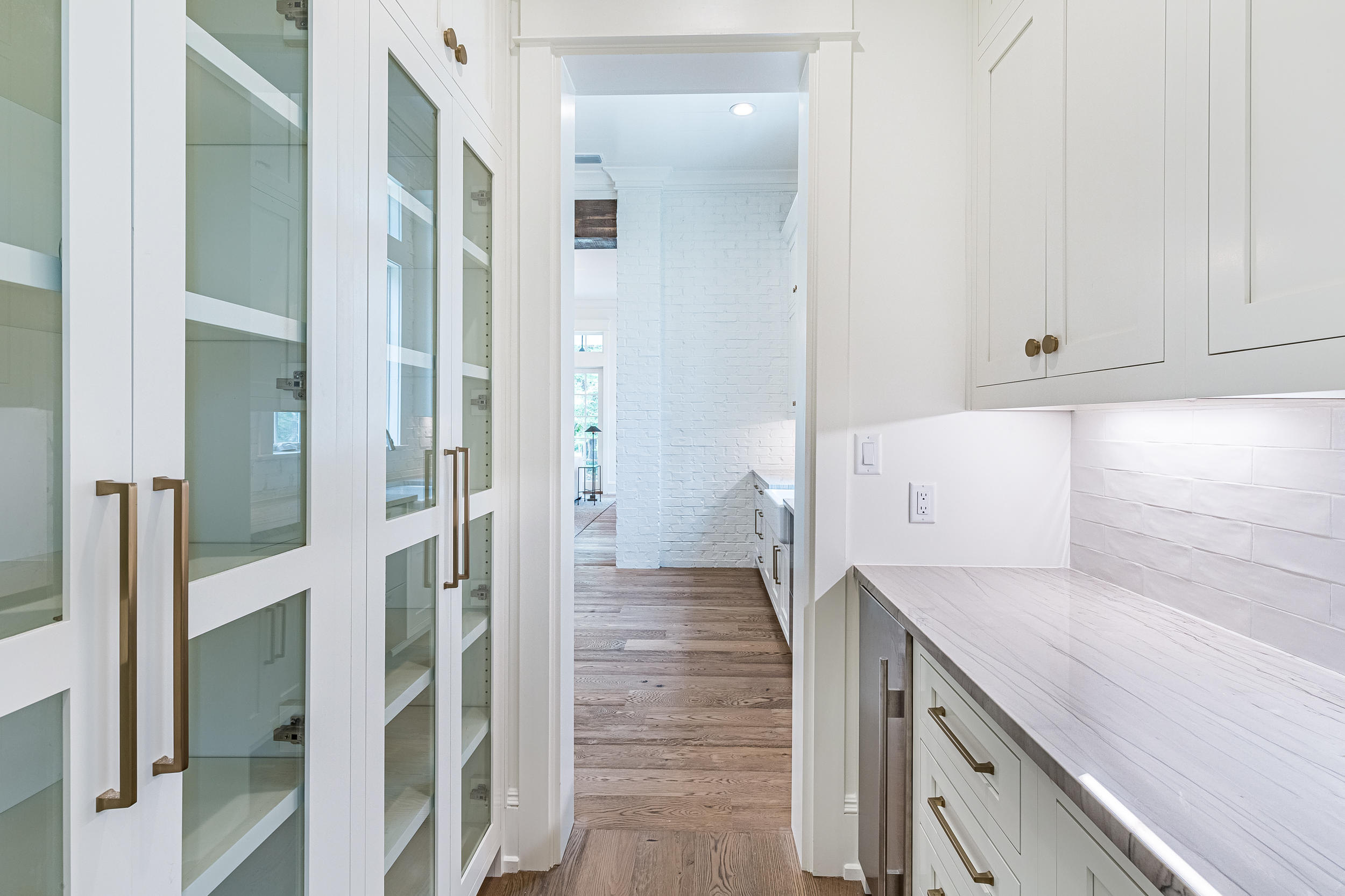 CHURCHILL OAKS - Residential