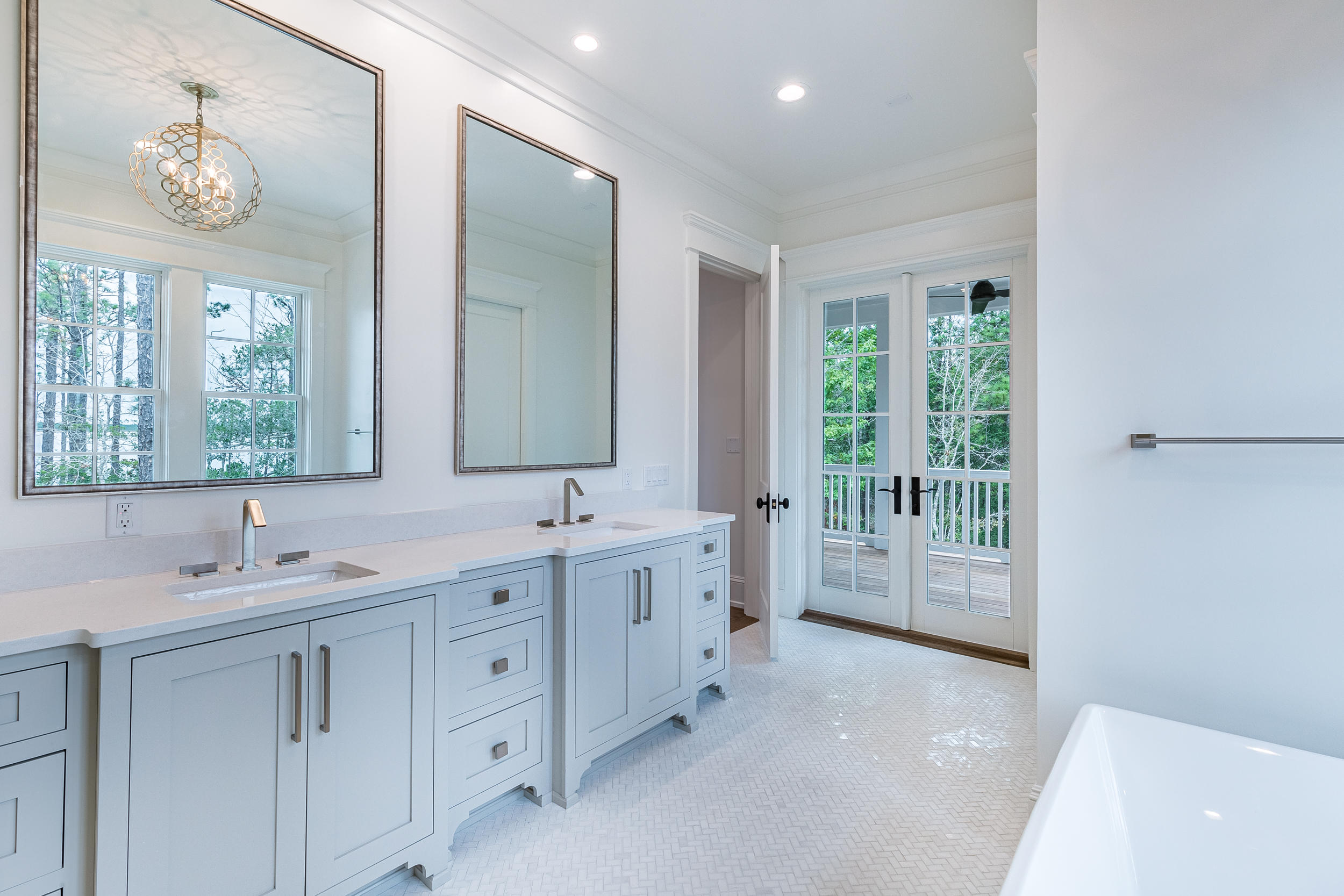 CHURCHILL OAKS - Residential