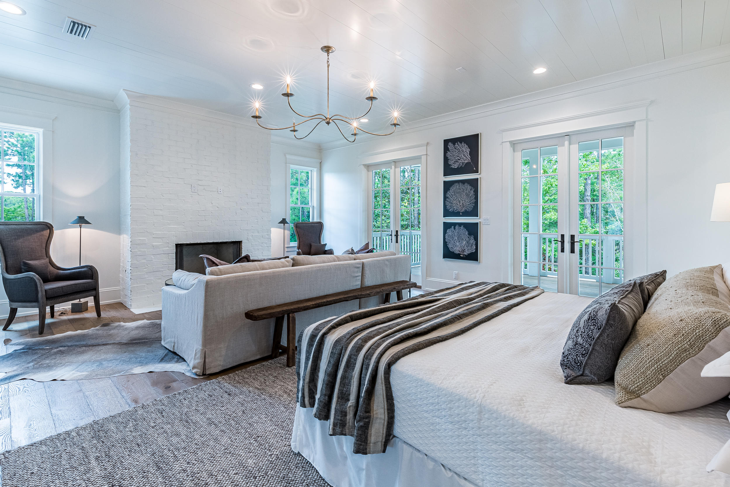 CHURCHILL OAKS - Residential