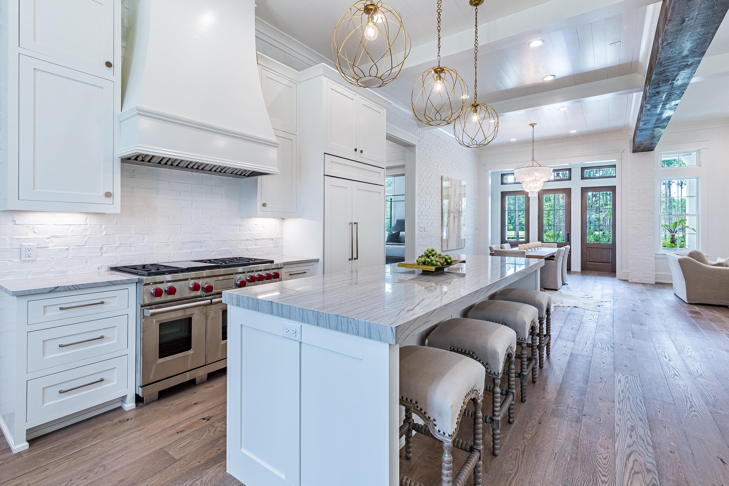 CHURCHILL OAKS - Residential