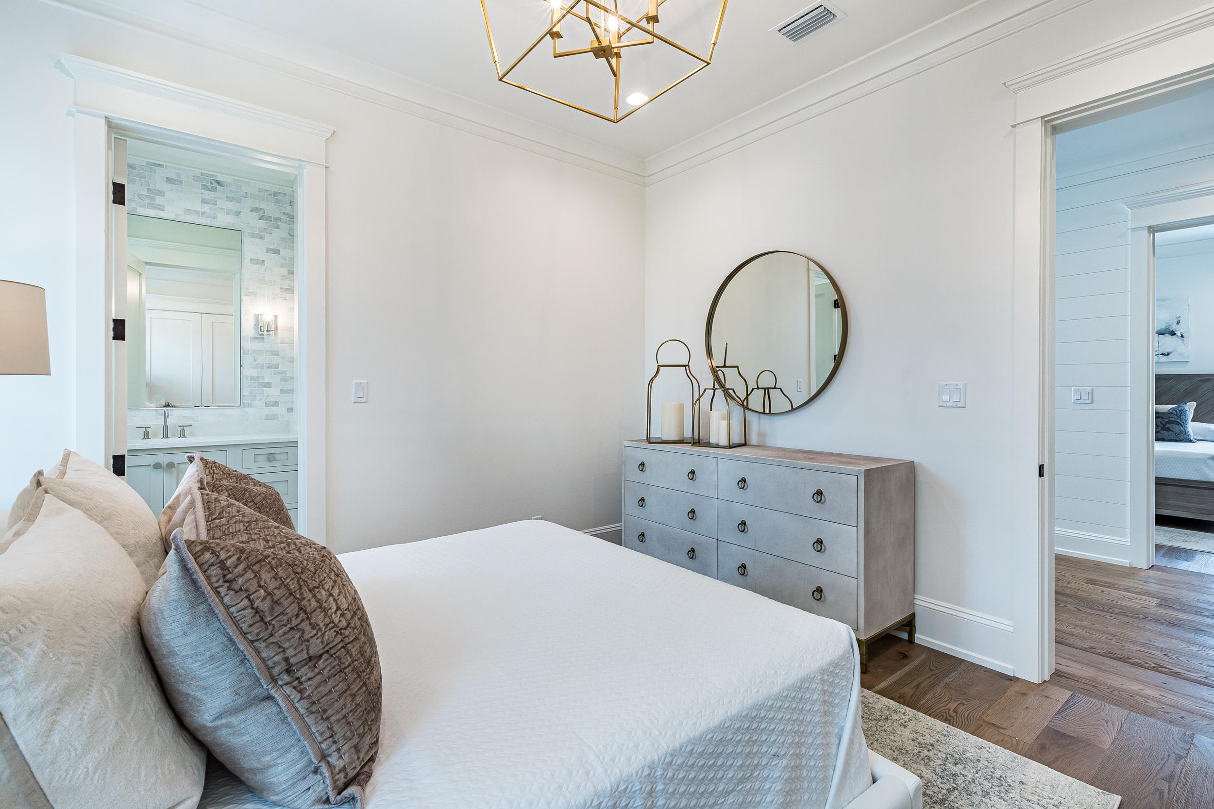 CHURCHILL OAKS - Residential