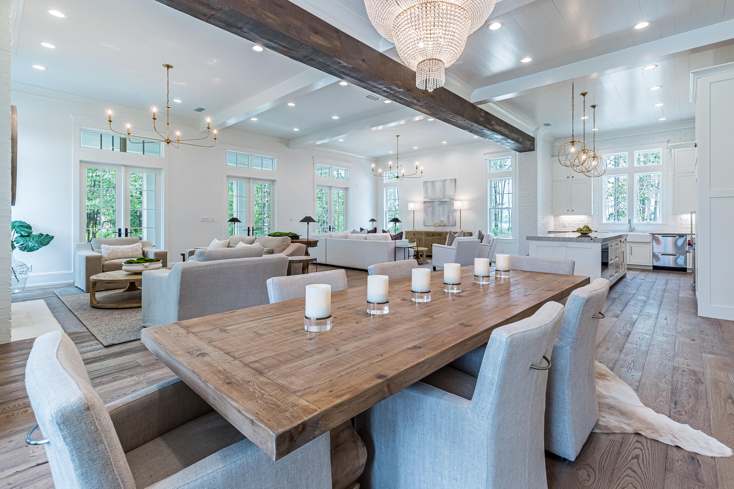 CHURCHILL OAKS - Residential