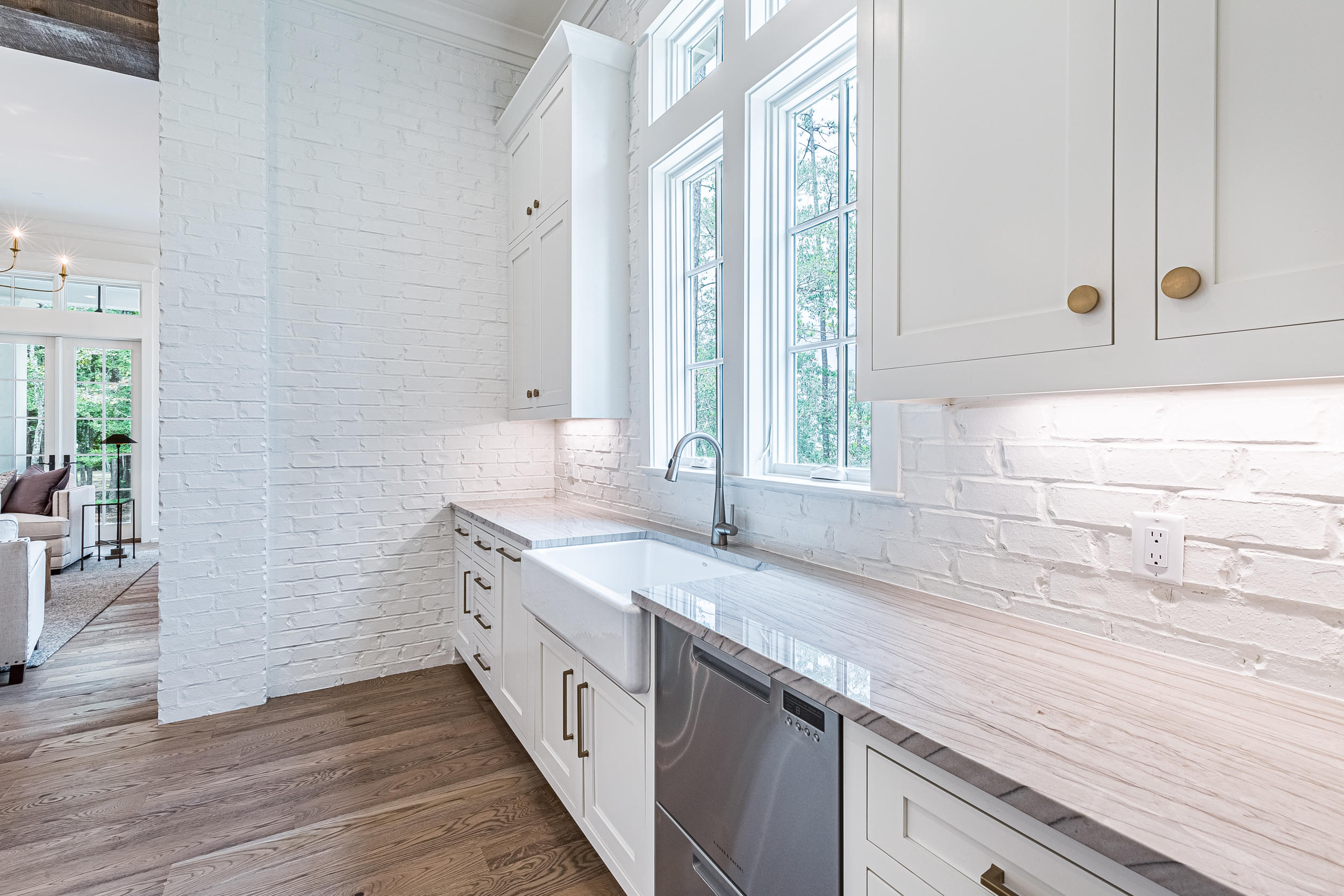 CHURCHILL OAKS - Residential