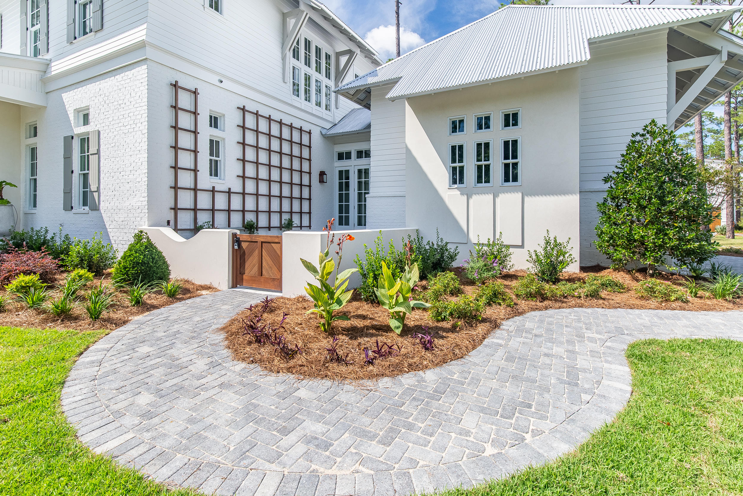 CHURCHILL OAKS - Residential