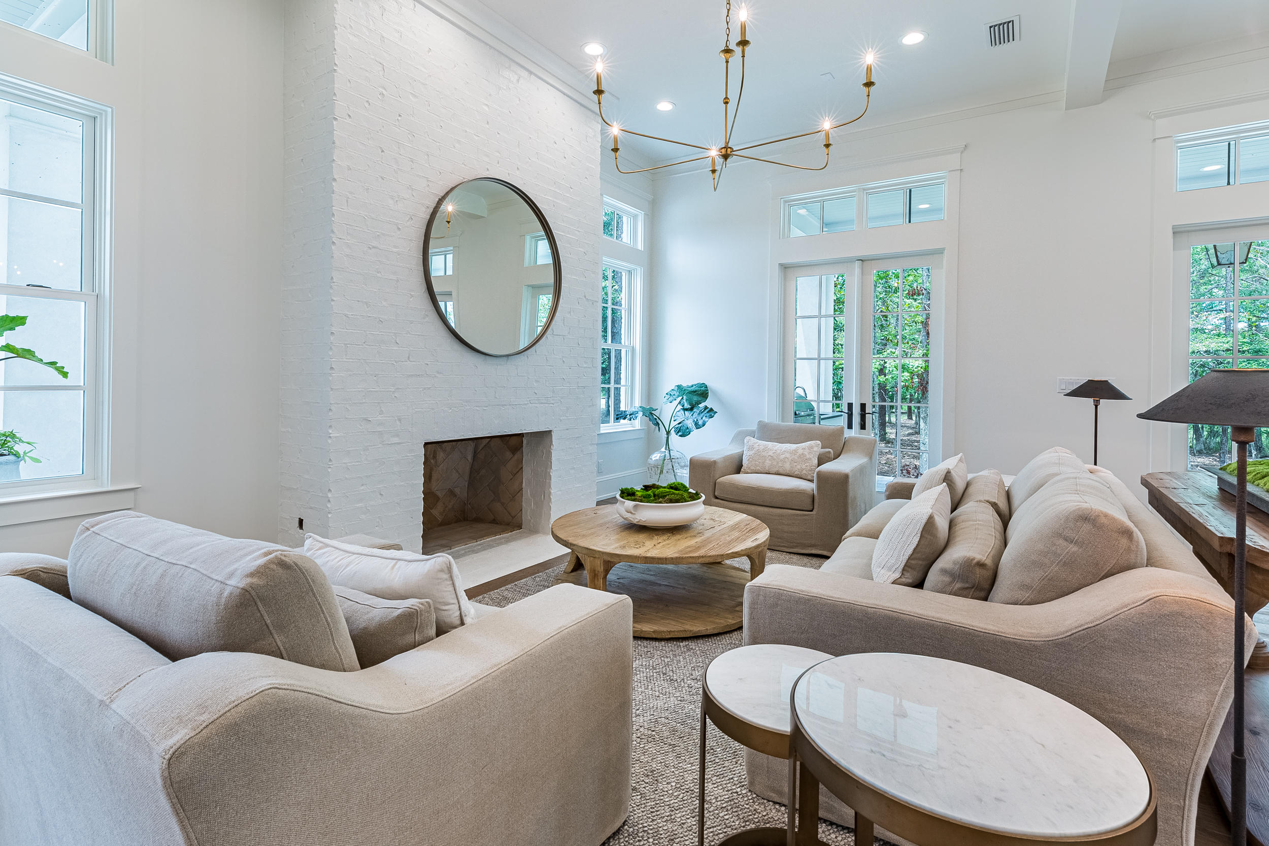 CHURCHILL OAKS - Residential