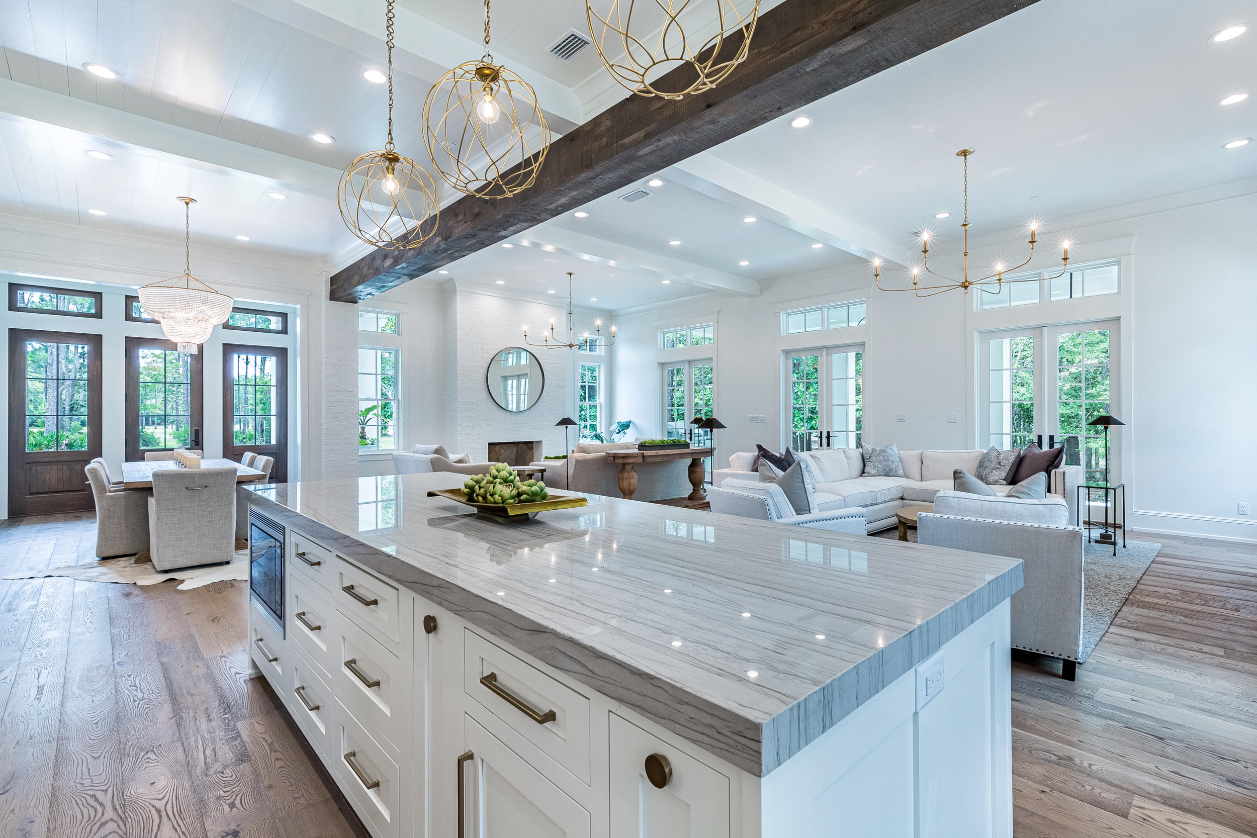 CHURCHILL OAKS - Residential