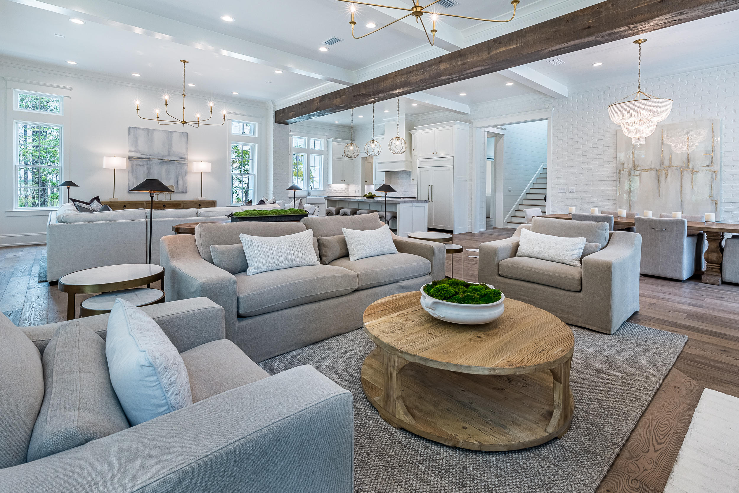 CHURCHILL OAKS - Residential