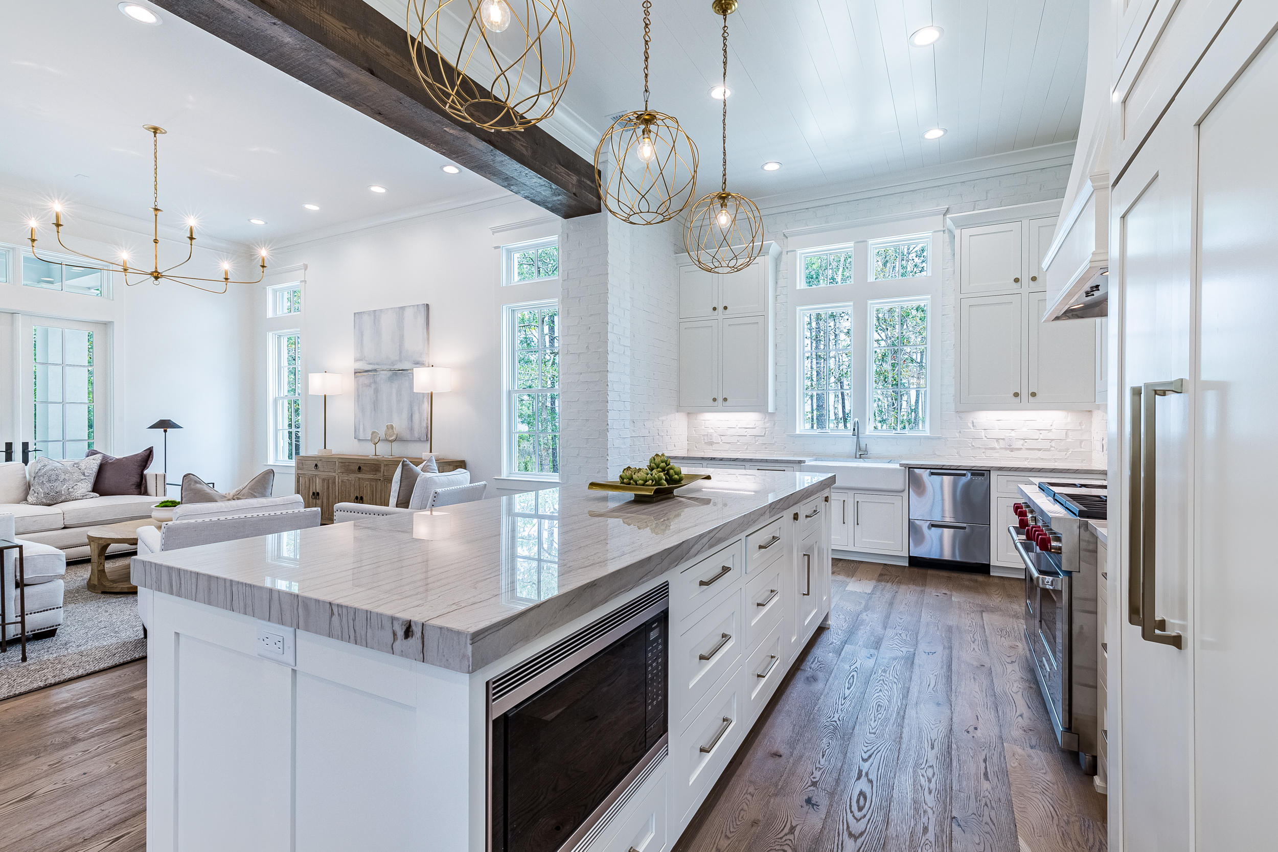 CHURCHILL OAKS - Residential