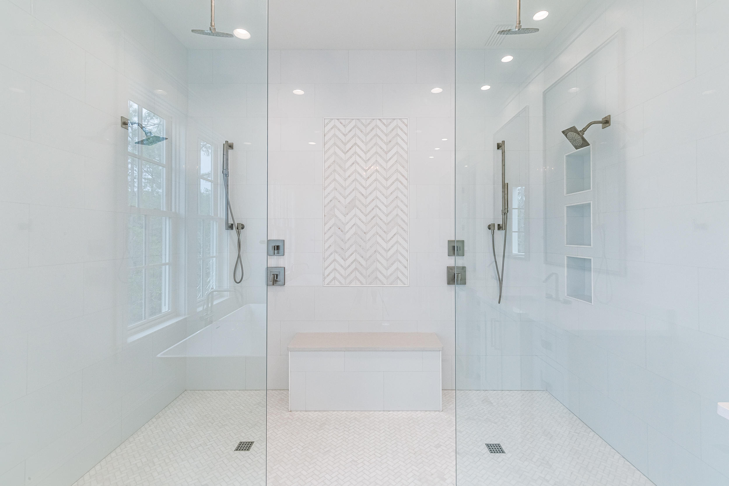 CHURCHILL OAKS - Residential