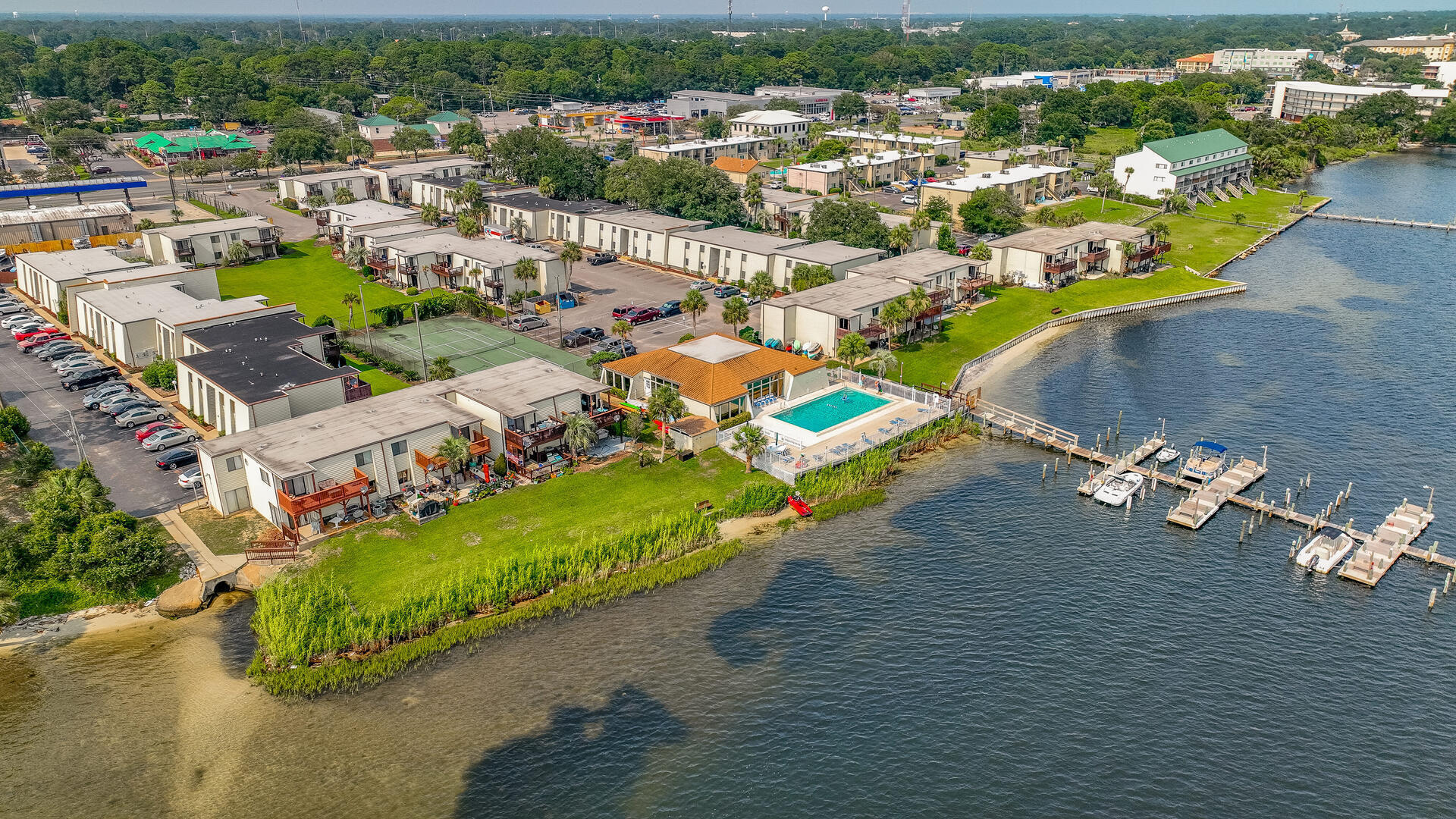 FOUNTAINHEAD CONDO - Residential Lease