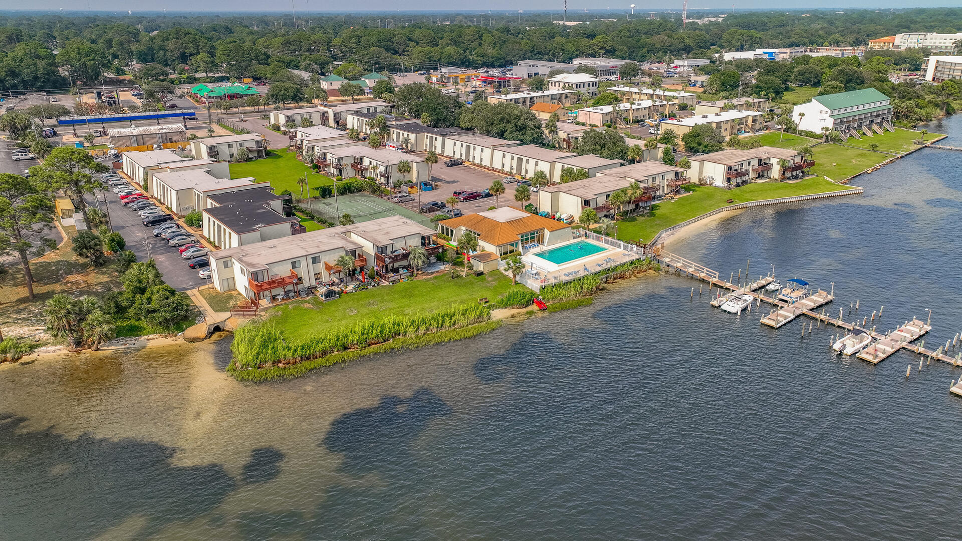 FOUNTAINHEAD CONDO - Residential Lease