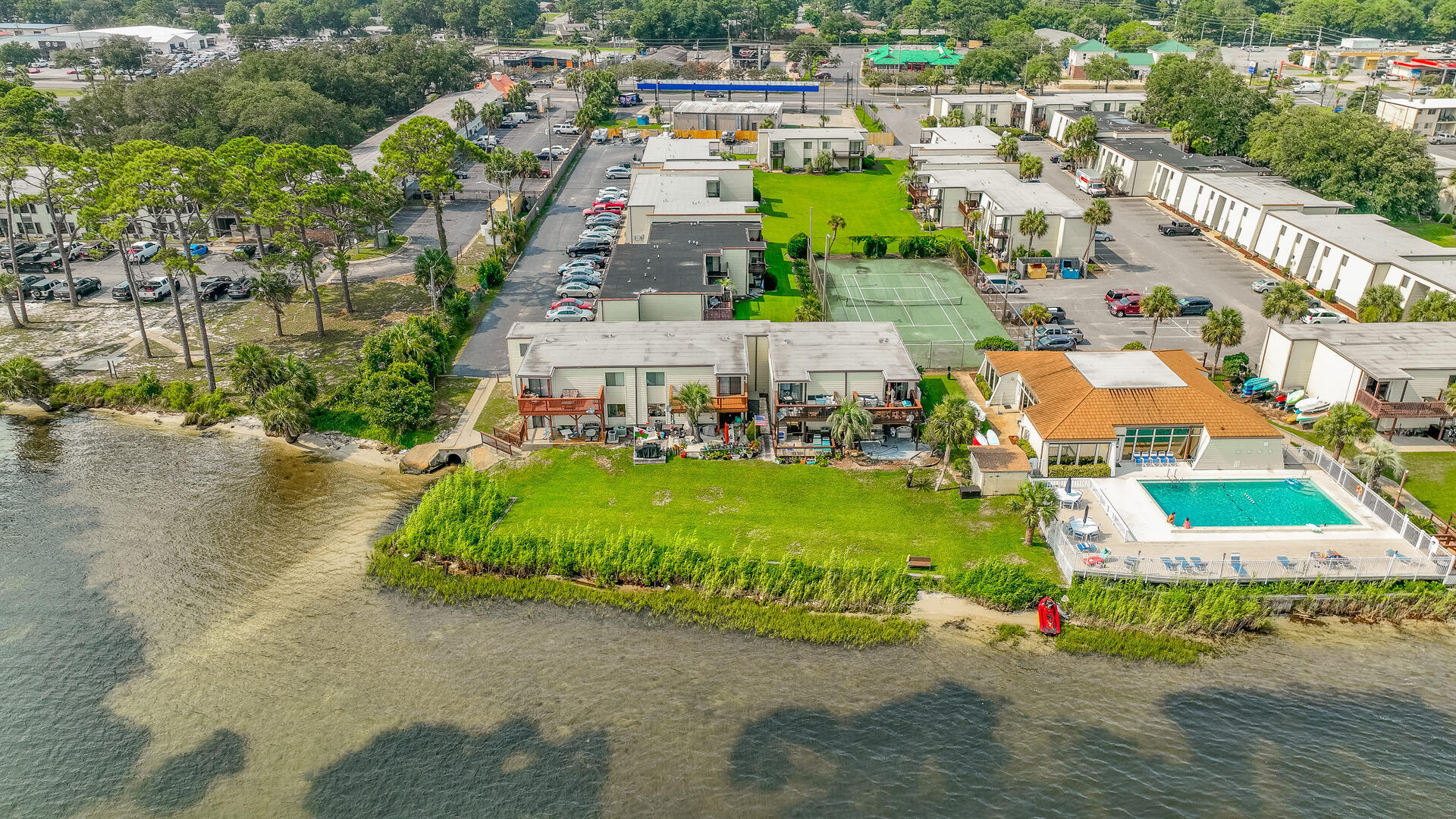 FOUNTAINHEAD CONDO - Residential Lease