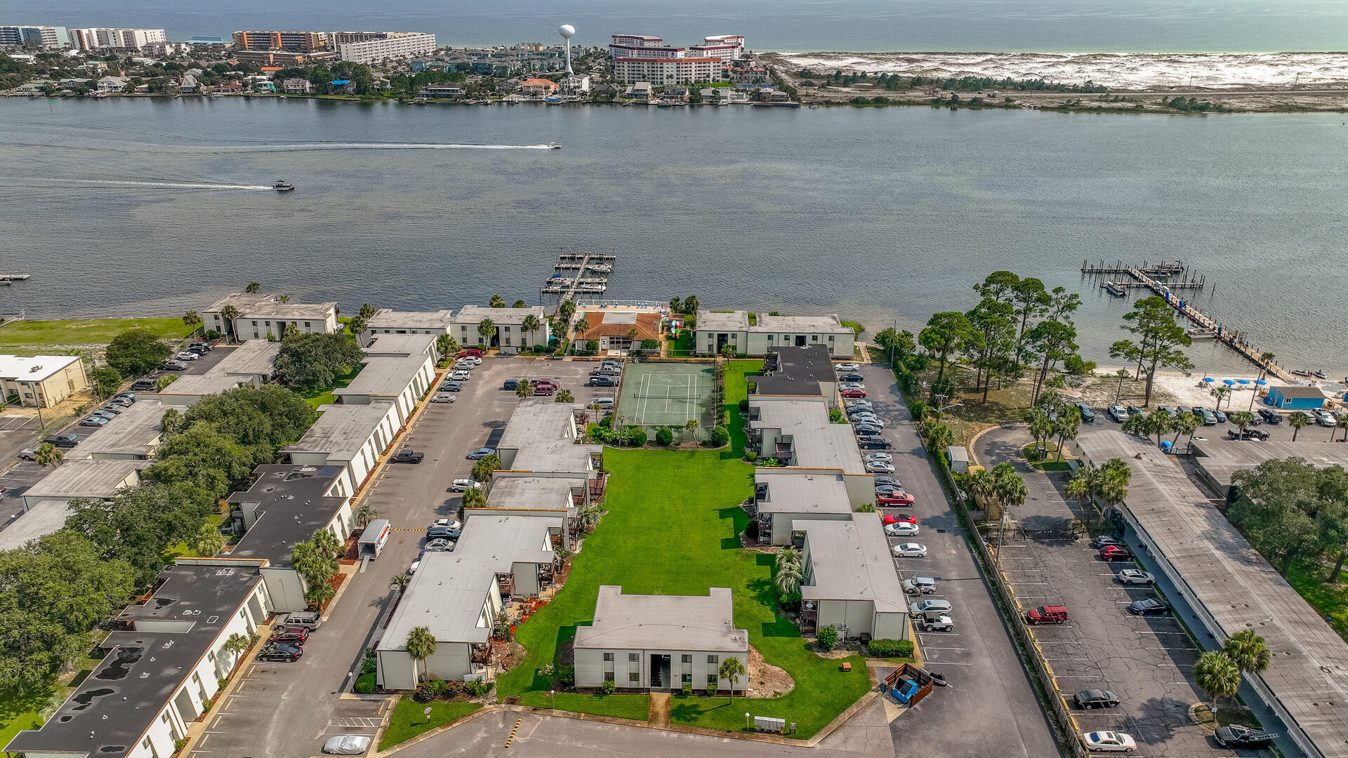 FOUNTAINHEAD CONDO - Residential Lease