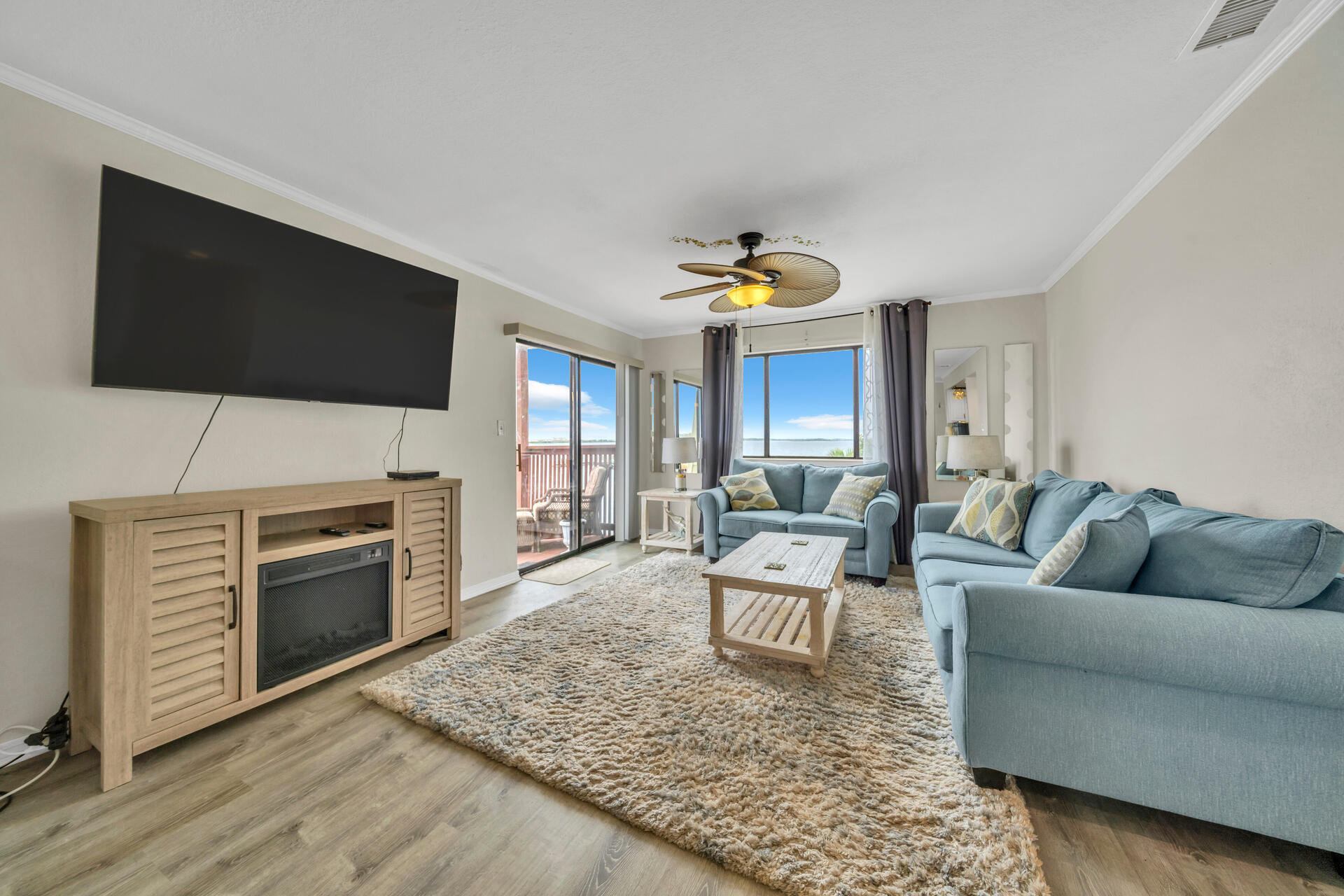 FOUNTAINHEAD CONDO - Residential Lease