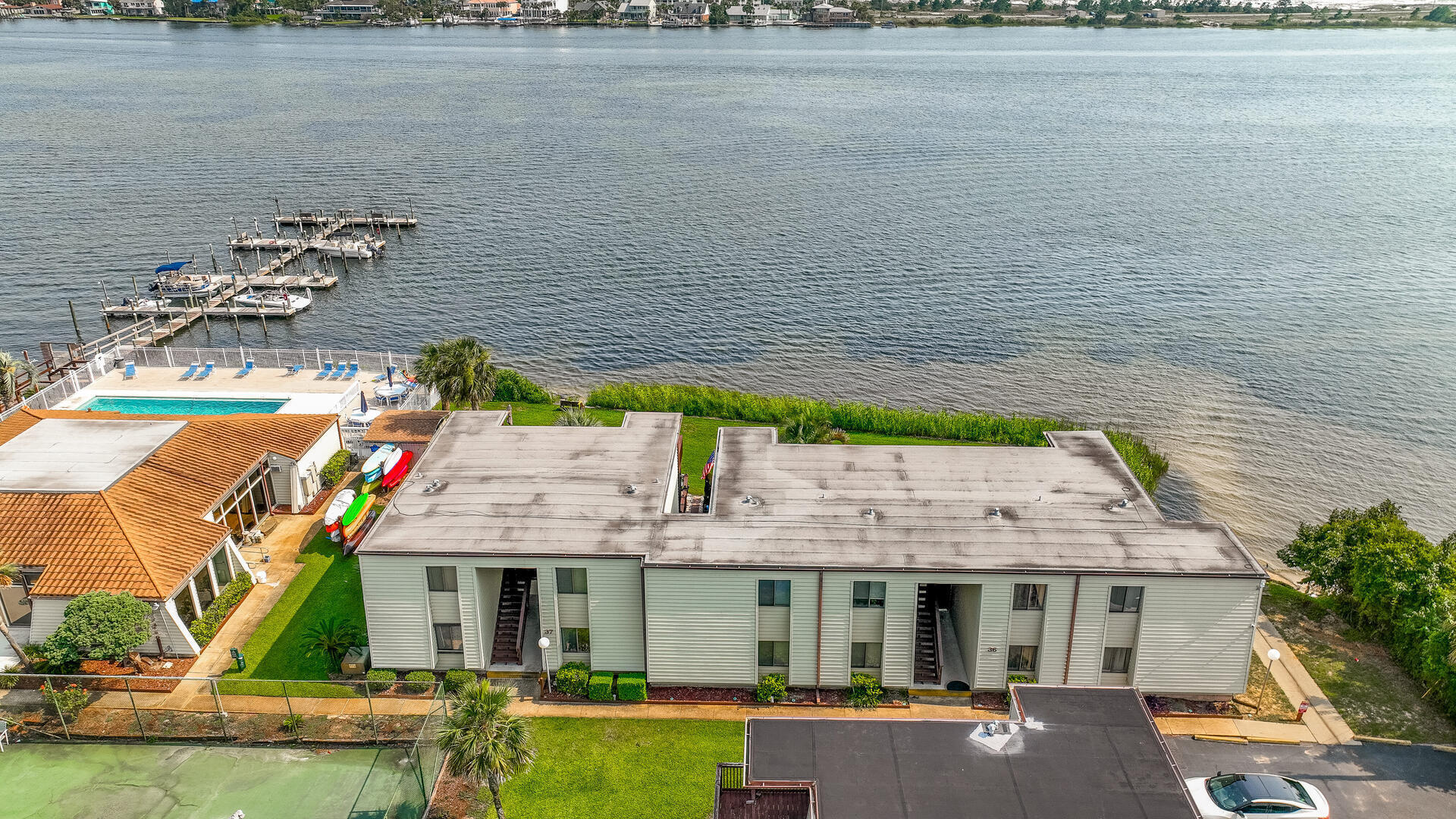 FOUNTAINHEAD CONDO - Residential Lease