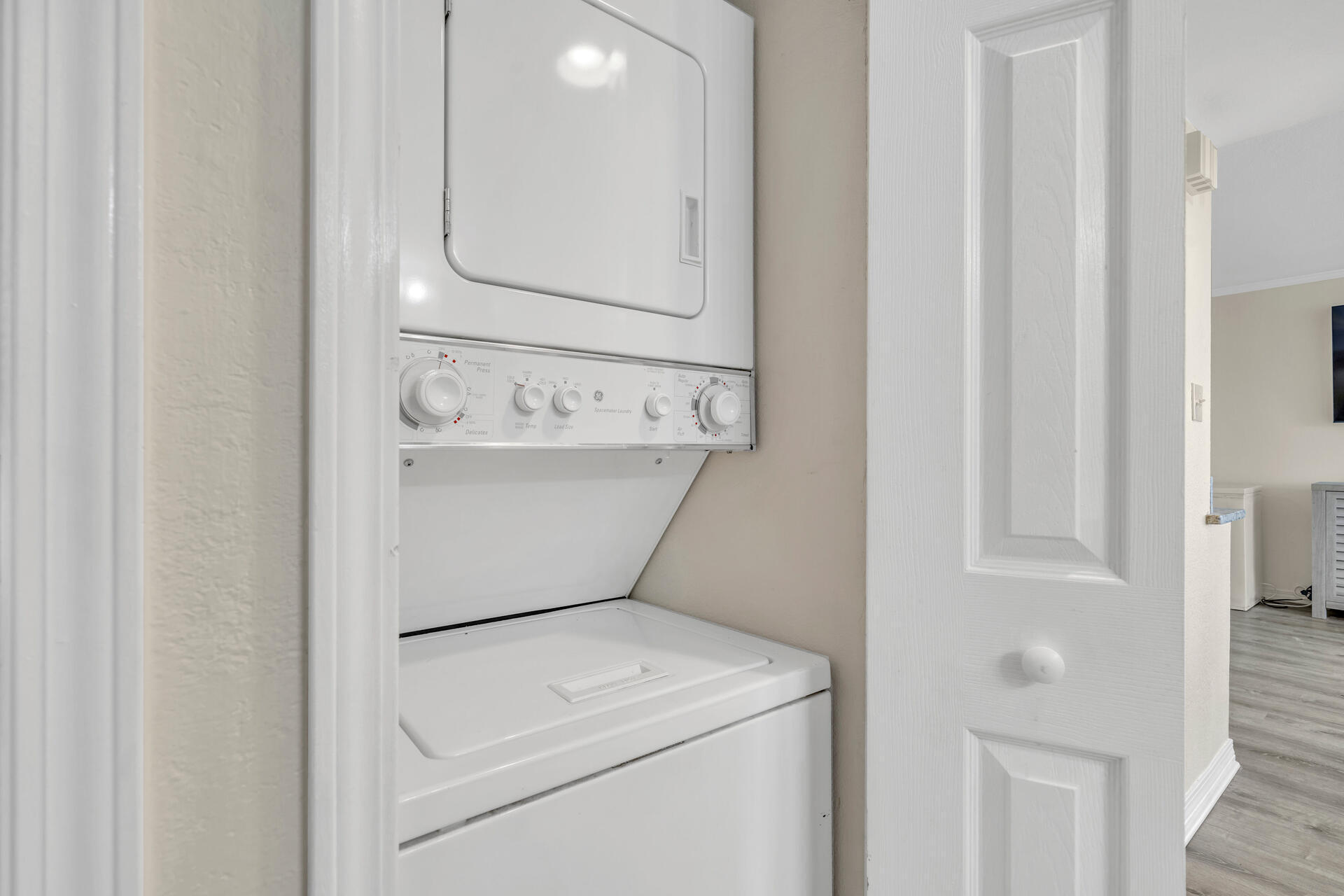 FOUNTAINHEAD CONDO - Residential Lease