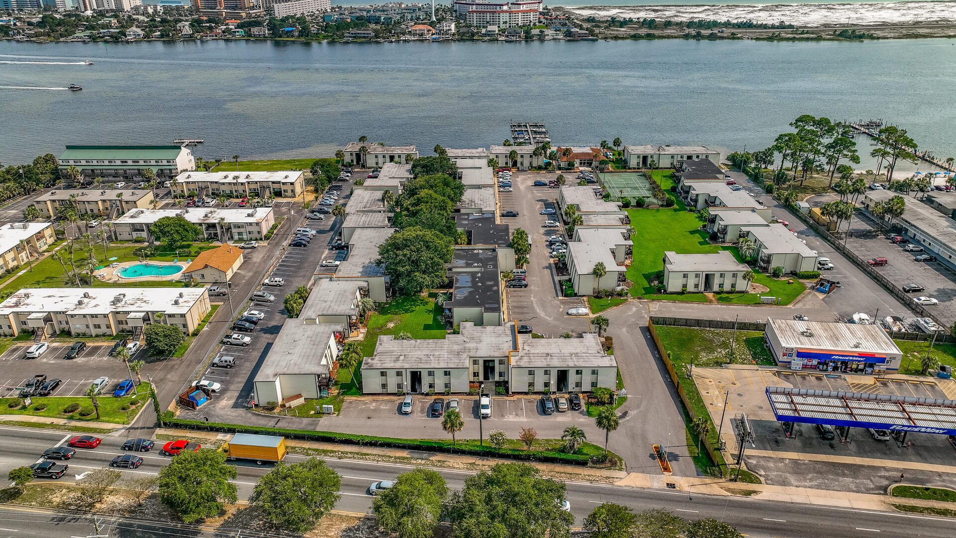 FOUNTAINHEAD CONDO - Residential Lease