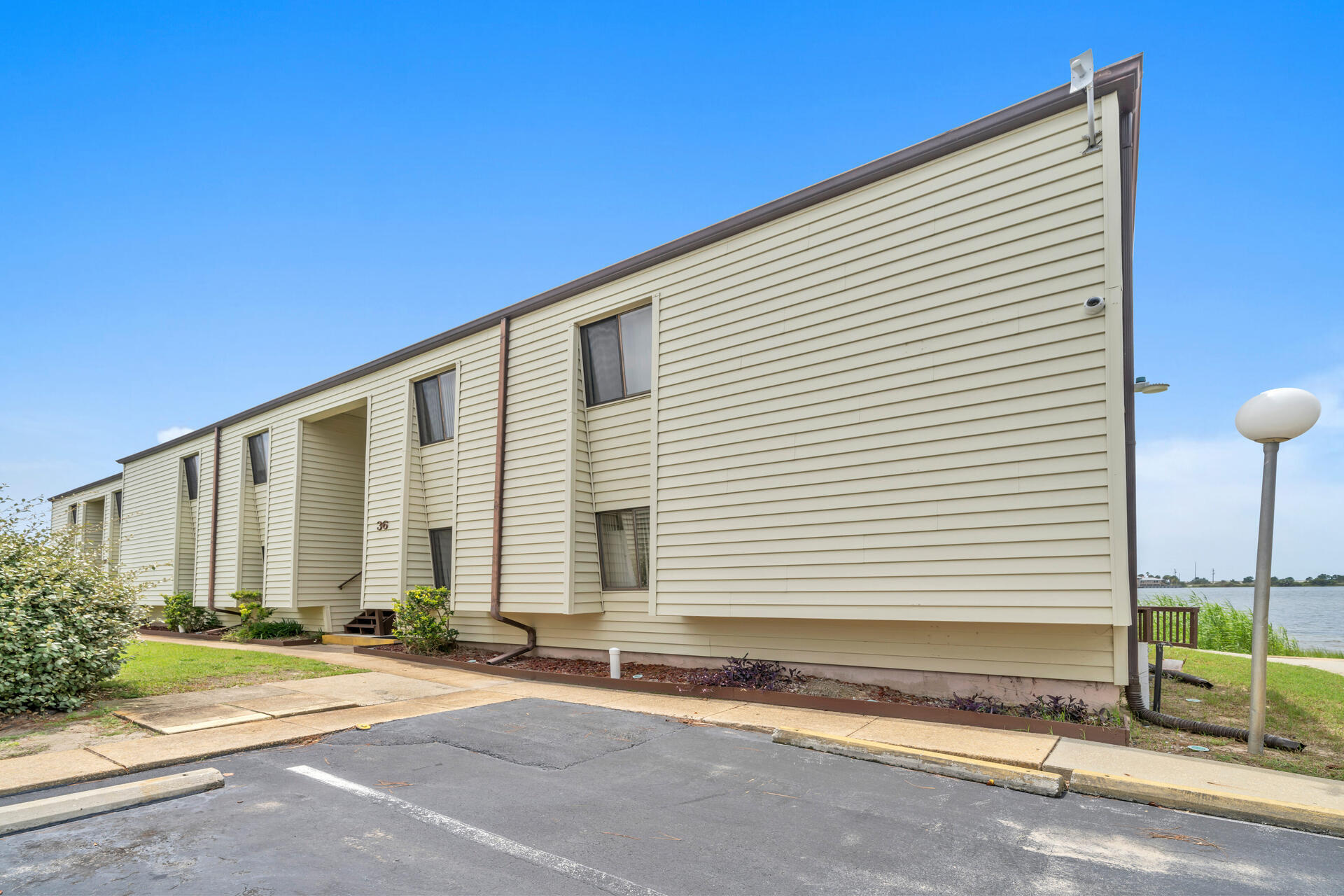 FOUNTAINHEAD CONDO - Residential Lease