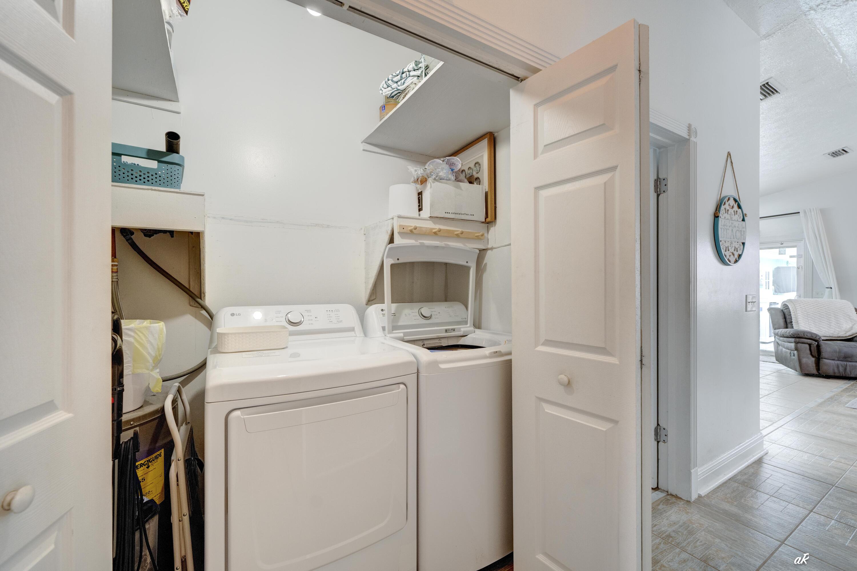 HOLIDAY BEACH UNIT 14 - Residential