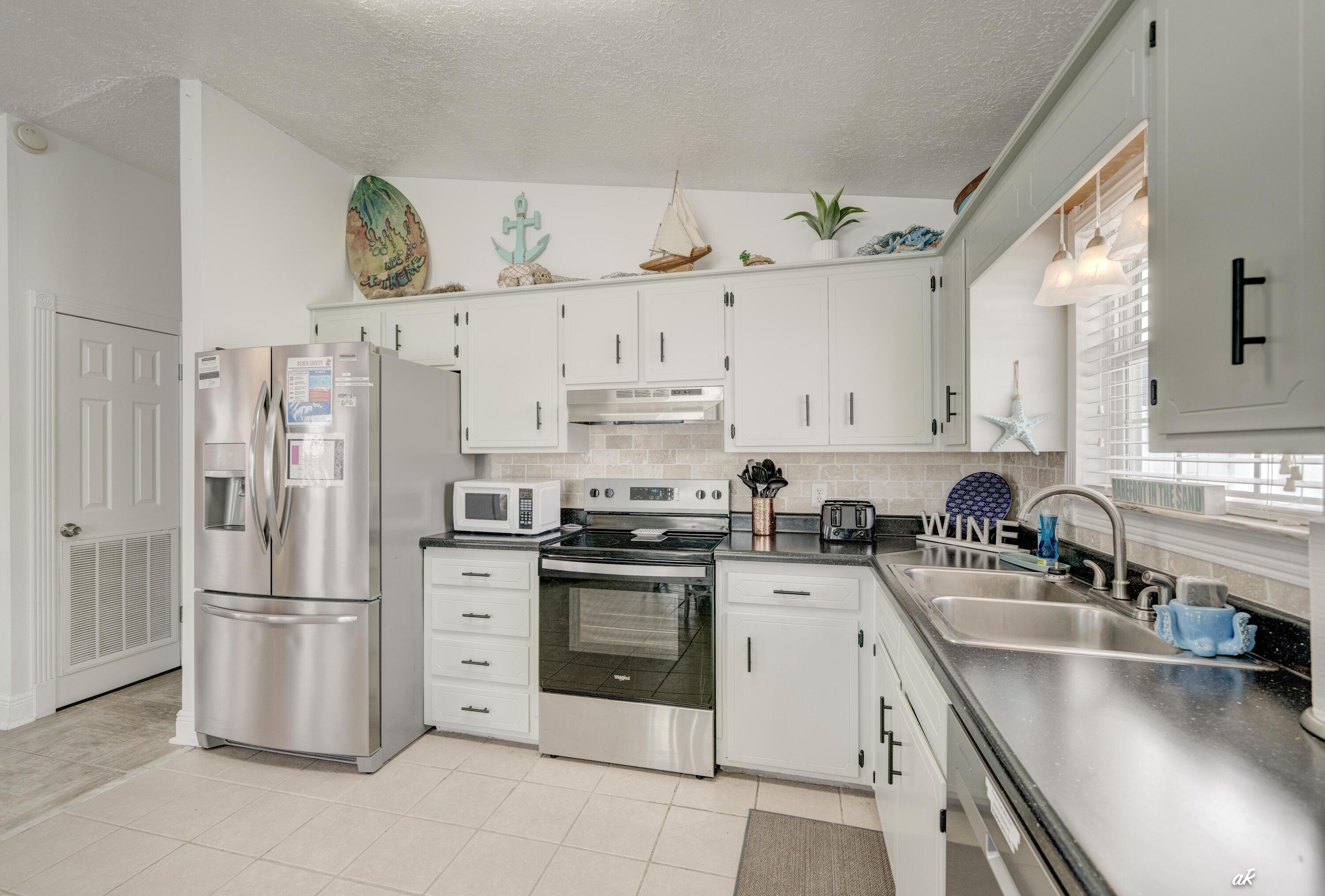 HOLIDAY BEACH UNIT 14 - Residential