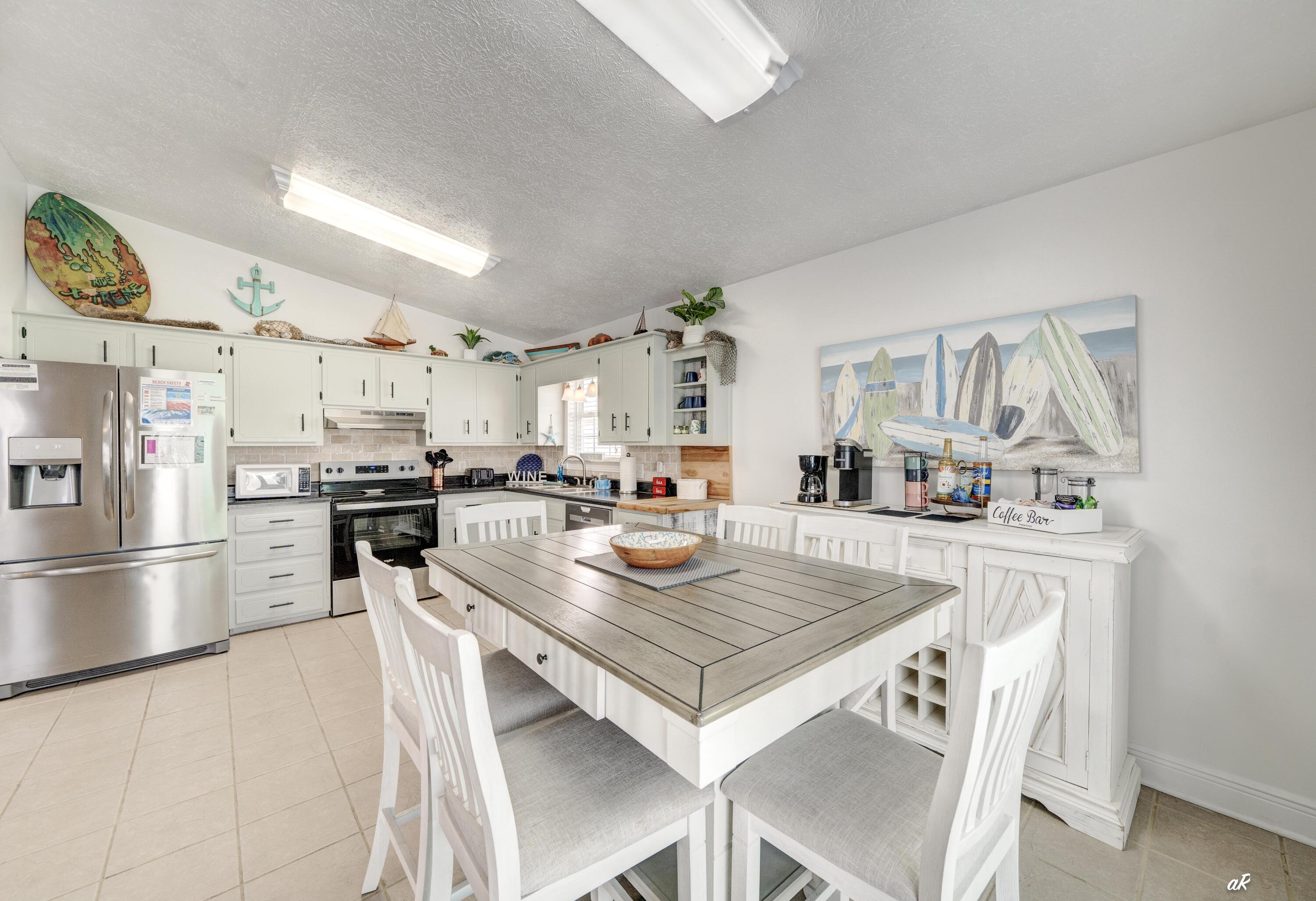 HOLIDAY BEACH UNIT 14 - Residential