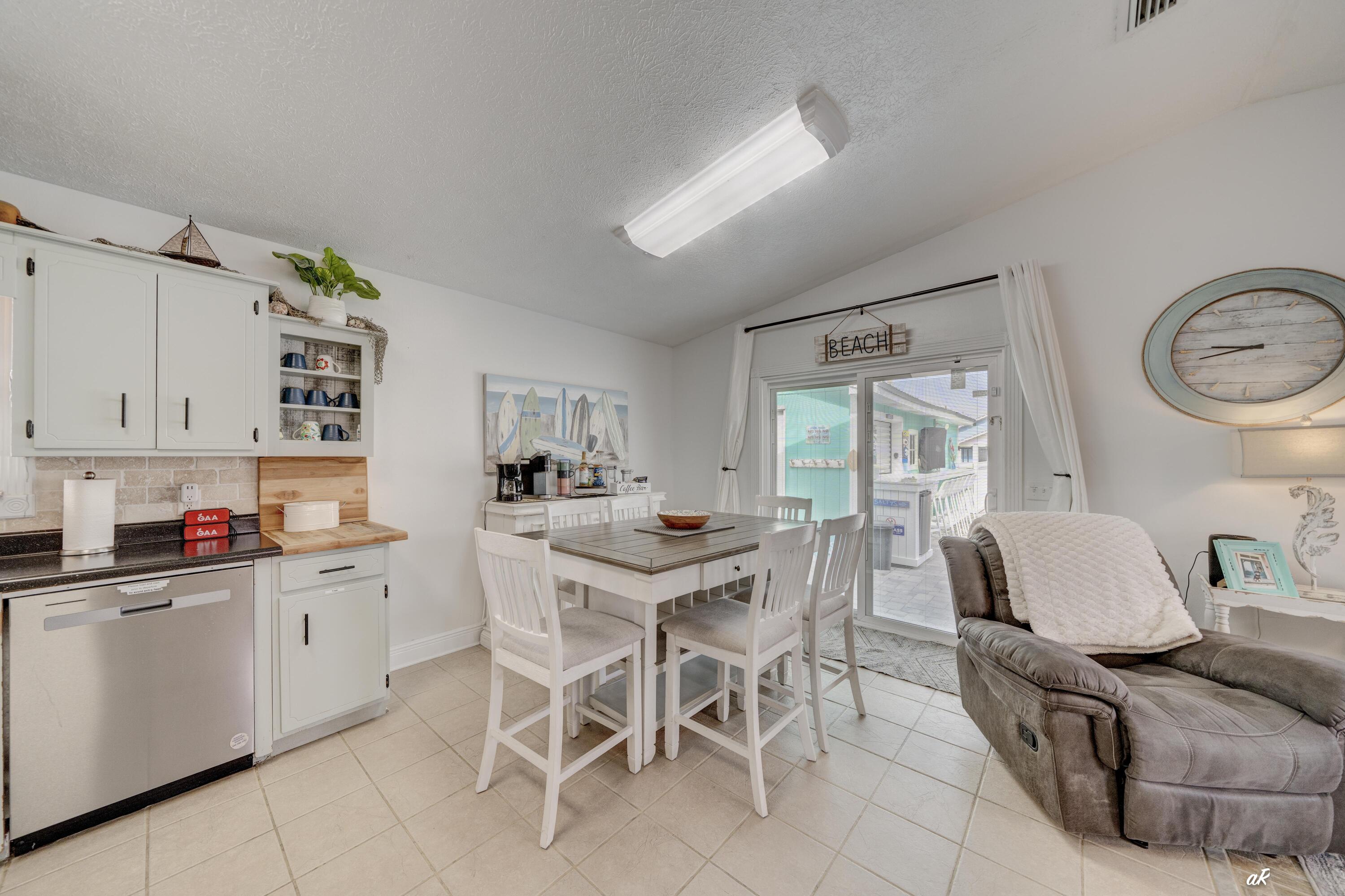 HOLIDAY BEACH UNIT 14 - Residential