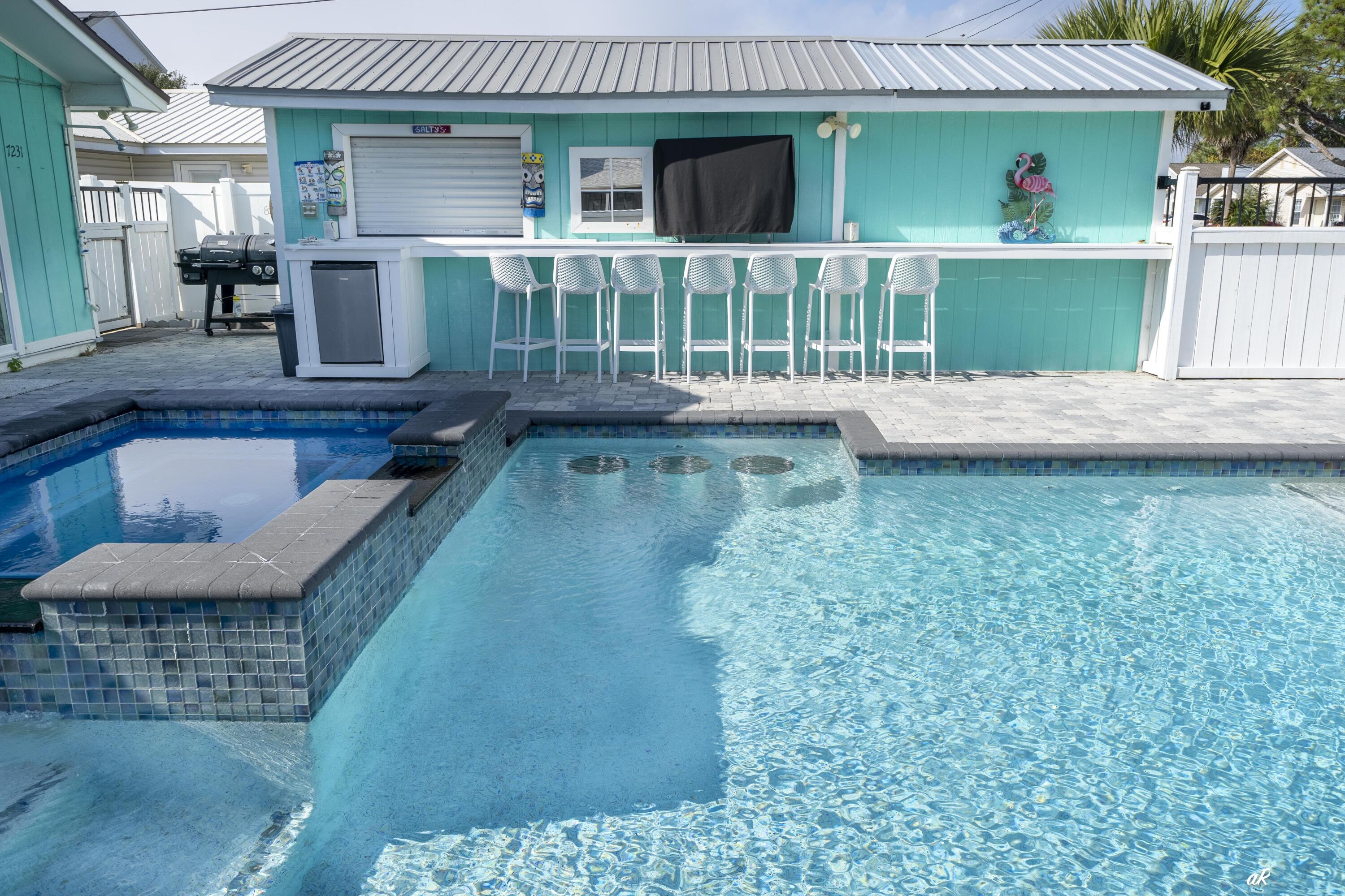 HOLIDAY BEACH UNIT 14 - Residential