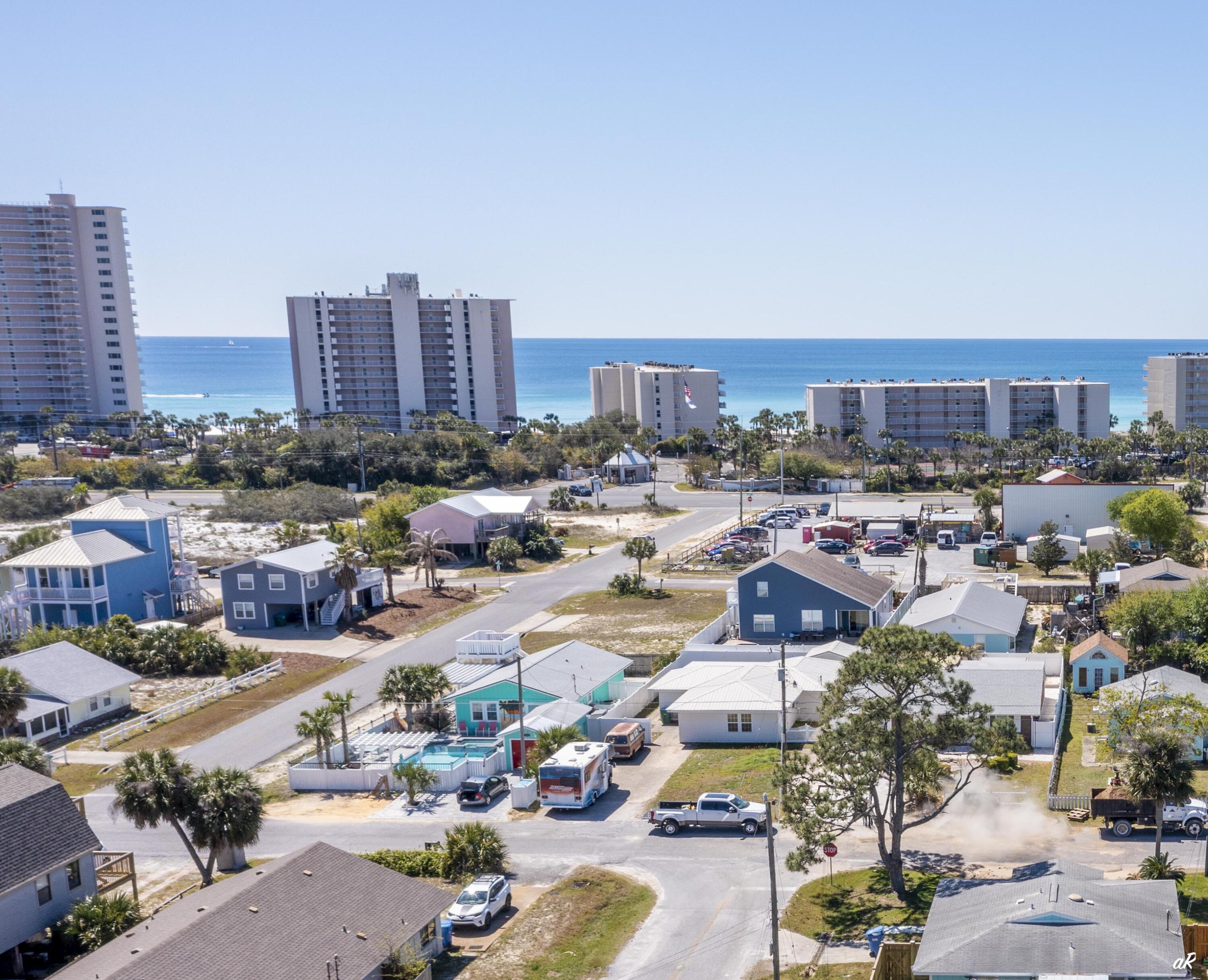 HOLIDAY BEACH UNIT 14 - Residential