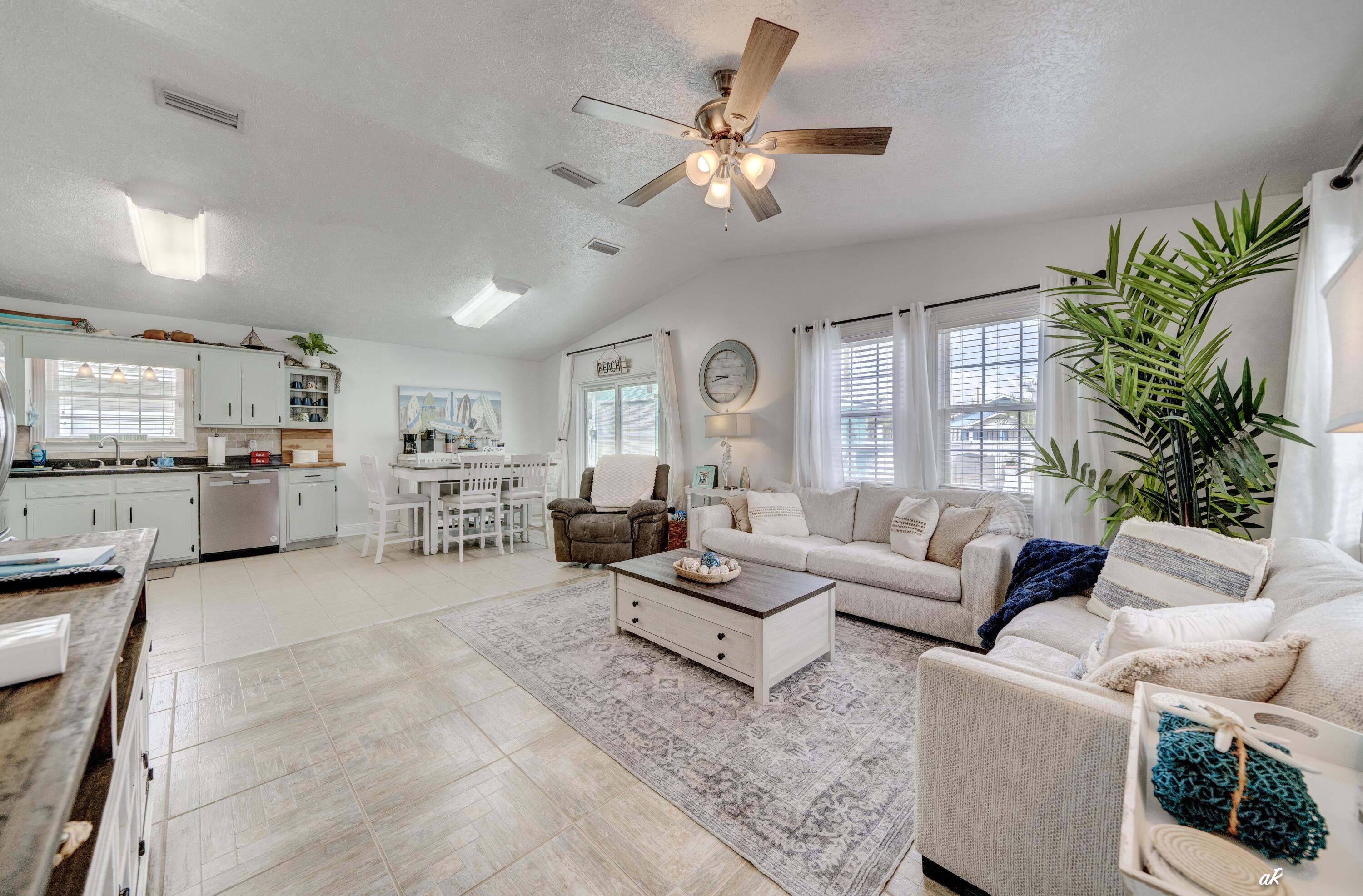 HOLIDAY BEACH UNIT 14 - Residential