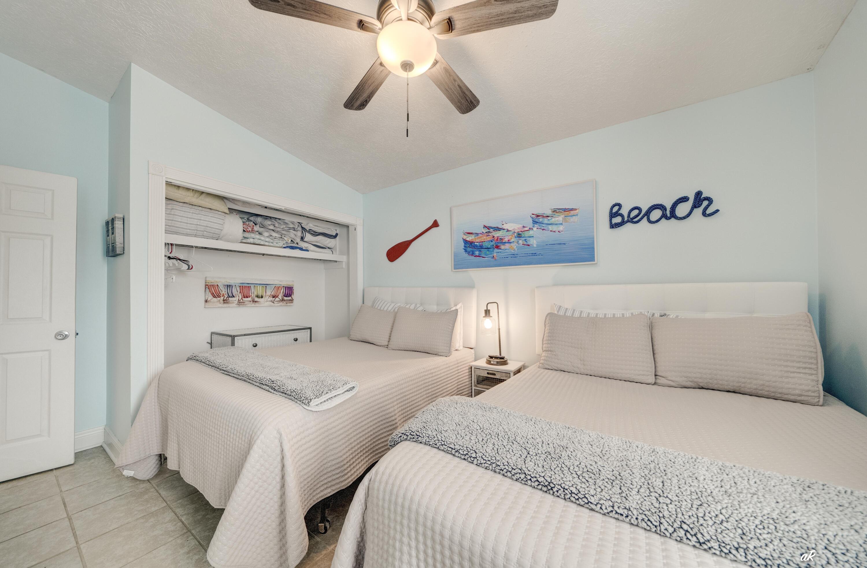 HOLIDAY BEACH UNIT 14 - Residential
