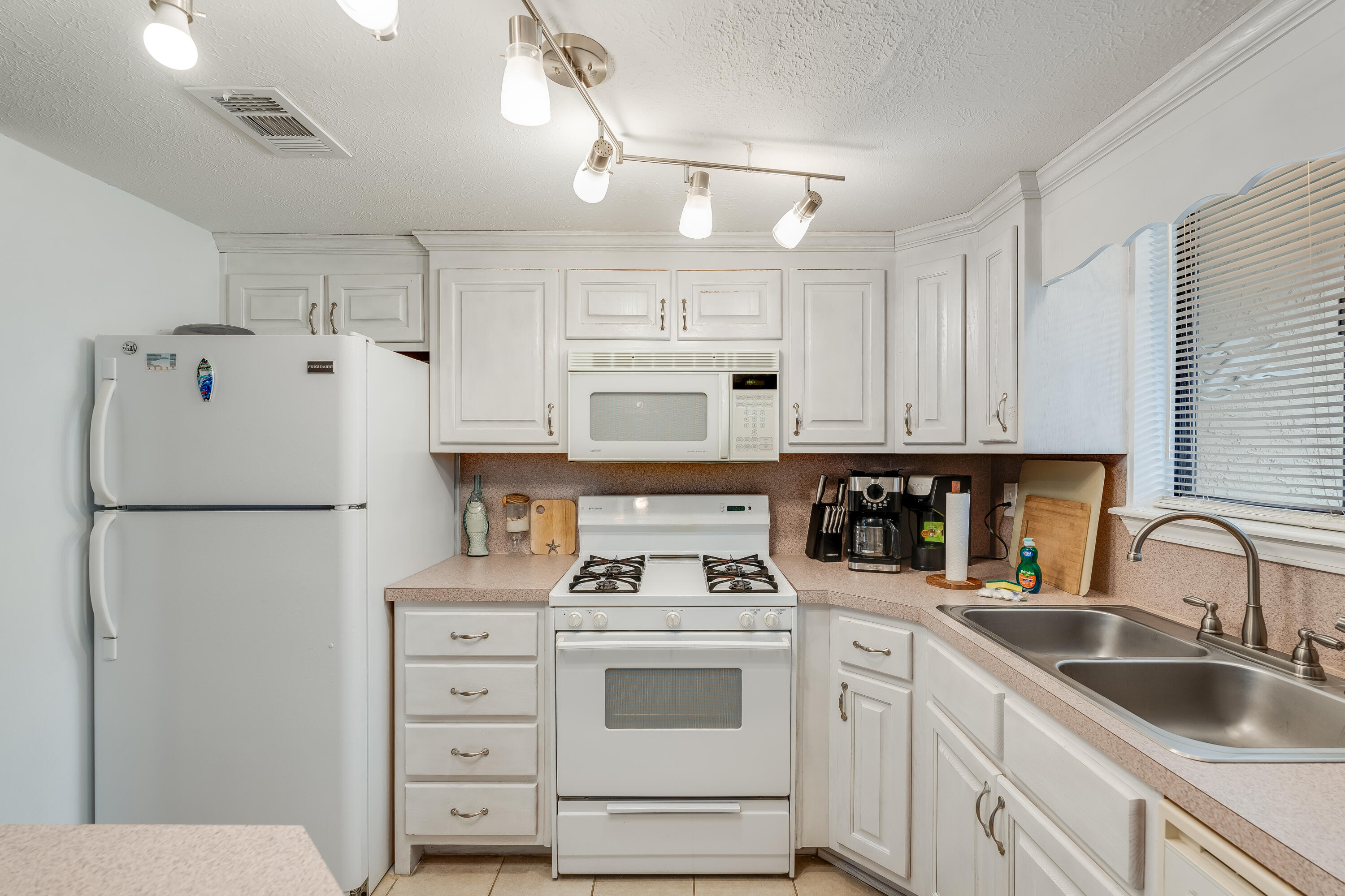 GULF HIGHLAND BEACH RESORT - Residential