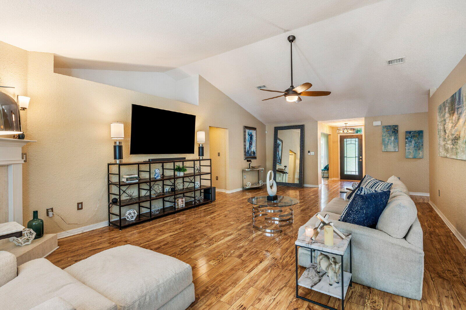 DRIFTWOOD ESTATES - Residential Lease