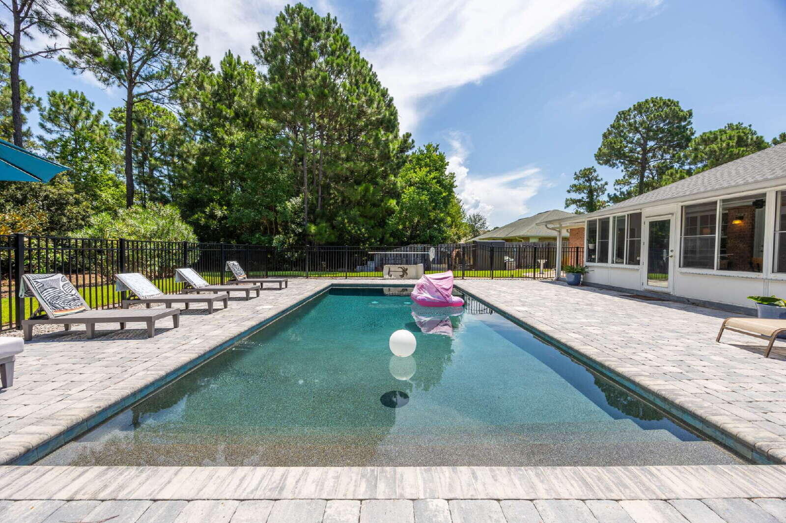 DRIFTWOOD ESTATES - Residential Lease