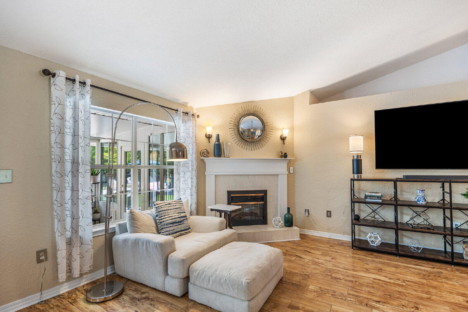 DRIFTWOOD ESTATES - Residential Lease