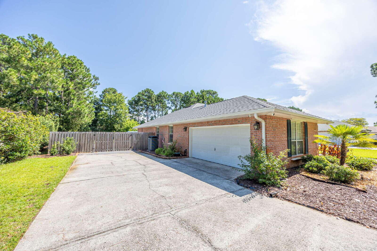 DRIFTWOOD ESTATES - Residential Lease