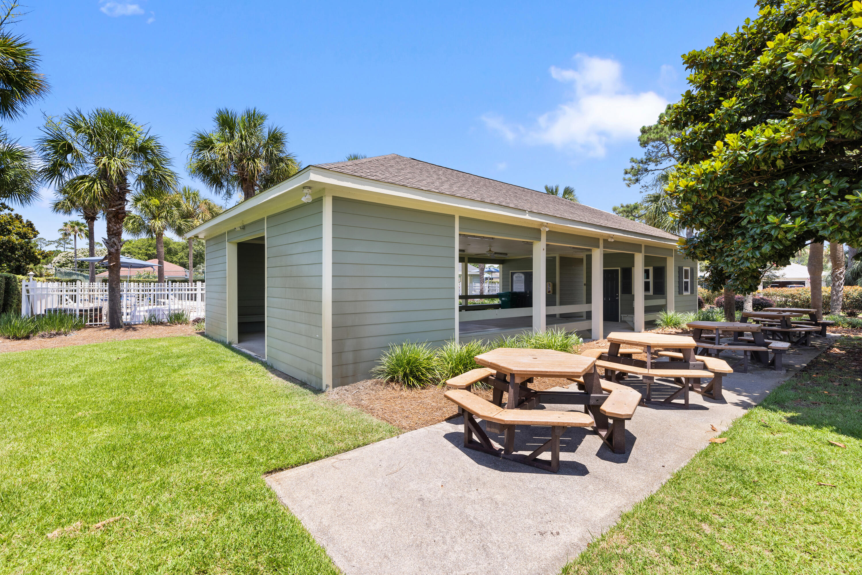 BAYSIDE - Residential